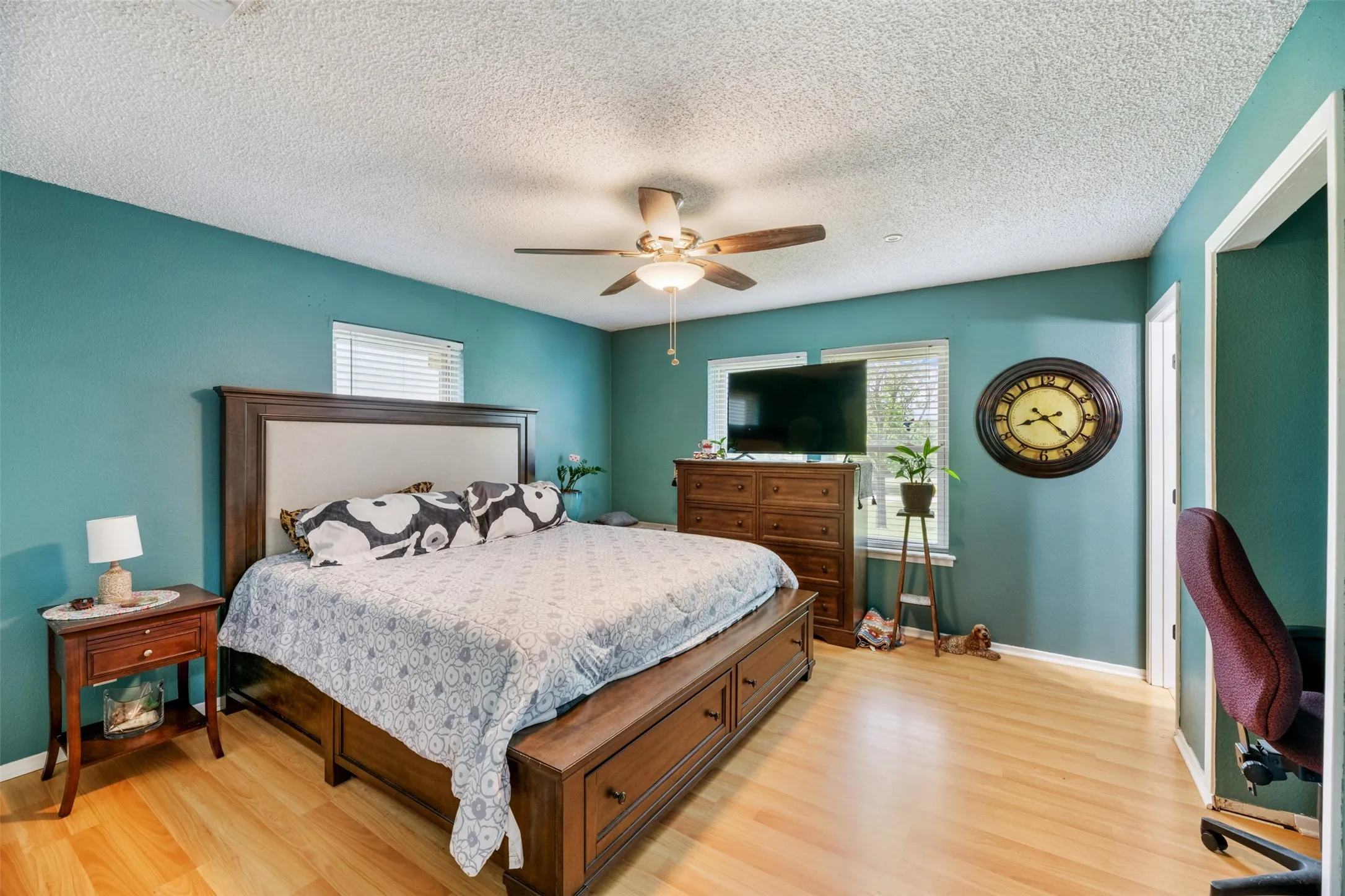 Single Family Residence For Sale in Parker County , 2268 Tanglewood Street, Weatherford, Texas 76085, 4 Bedroom, 2 Bathroom, 2 Garage spaces, 1,913 Sqft, built in 1979, mls#21240329, Real Estate Agent in Weatherford, Homes For Sale in Parker county, Homes For Sale in Weatherford, Realtor in Weatherford Texas, Real Estate Brokerage Independent Realty Texas, Luminita Cordes Realtor