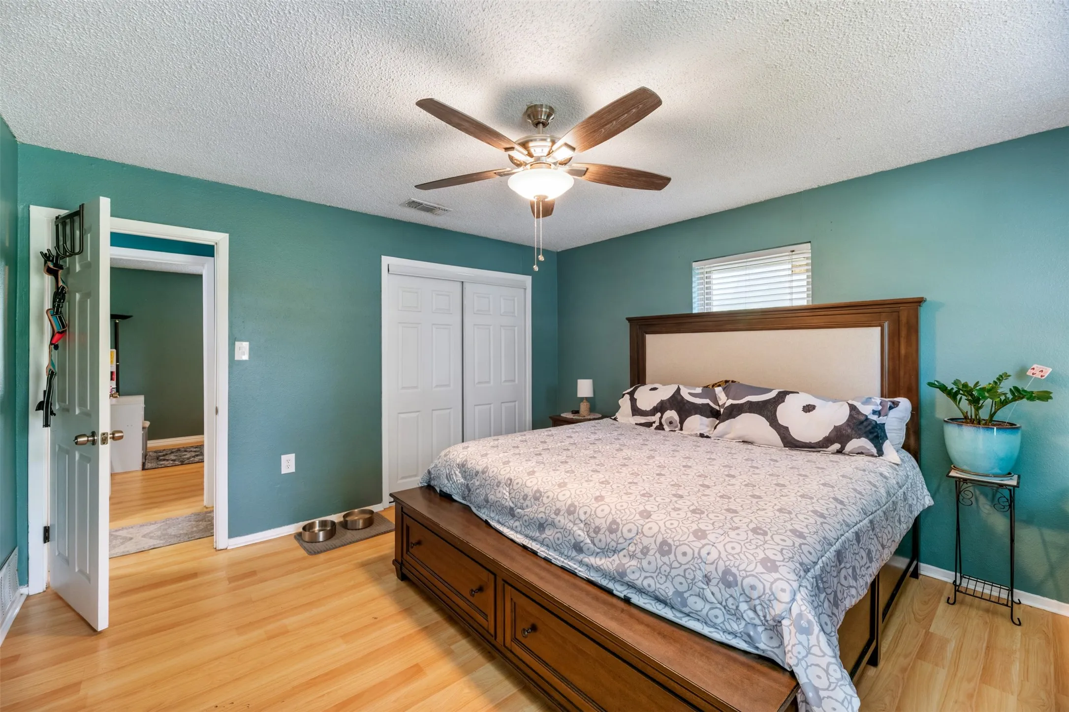 Single Family Residence For Sale in Parker County , 2268 Tanglewood Street, Weatherford, Texas 76085, 4 Bedroom, 2 Bathroom, 2 Garage spaces, 1,913 Sqft, built in 1979, mls#21240329, Real Estate Agent in Weatherford, Homes For Sale in Parker county, Homes For Sale in Weatherford, Realtor in Weatherford Texas, Real Estate Brokerage Independent Realty Texas, Luminita Cordes Realtor