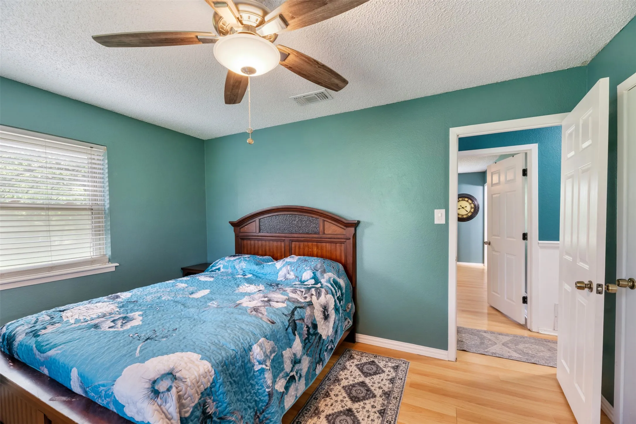 Single Family Residence For Sale in Parker County , 2268 Tanglewood Street, Weatherford, Texas 76085, 4 Bedroom, 2 Bathroom, 2 Garage spaces, 1,913 Sqft, built in 1979, mls#21240329, Real Estate Agent in Weatherford, Homes For Sale in Parker county, Homes For Sale in Weatherford, Realtor in Weatherford Texas, Real Estate Brokerage Independent Realty Texas, Luminita Cordes Realtor