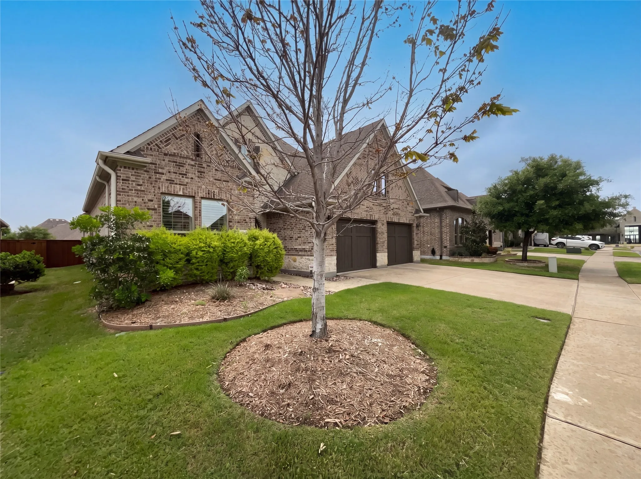 Single Family Residence For Sale in Denton County , 2712 Waterford, The Colony, Texas 75056, 3 Bedroom, 3 Bathroom, 2 Garage spaces, 2,376 Sqft, built in 2017, Preowned, mls#21252130, Real Estate Agent in The Colony, Homes For Sale in Denton county, Homes For Sale in The Colony, Realtor in The Colony Texas, Real Estate Brokerage Independent Realty Texas, Luminita Cordes Realtor