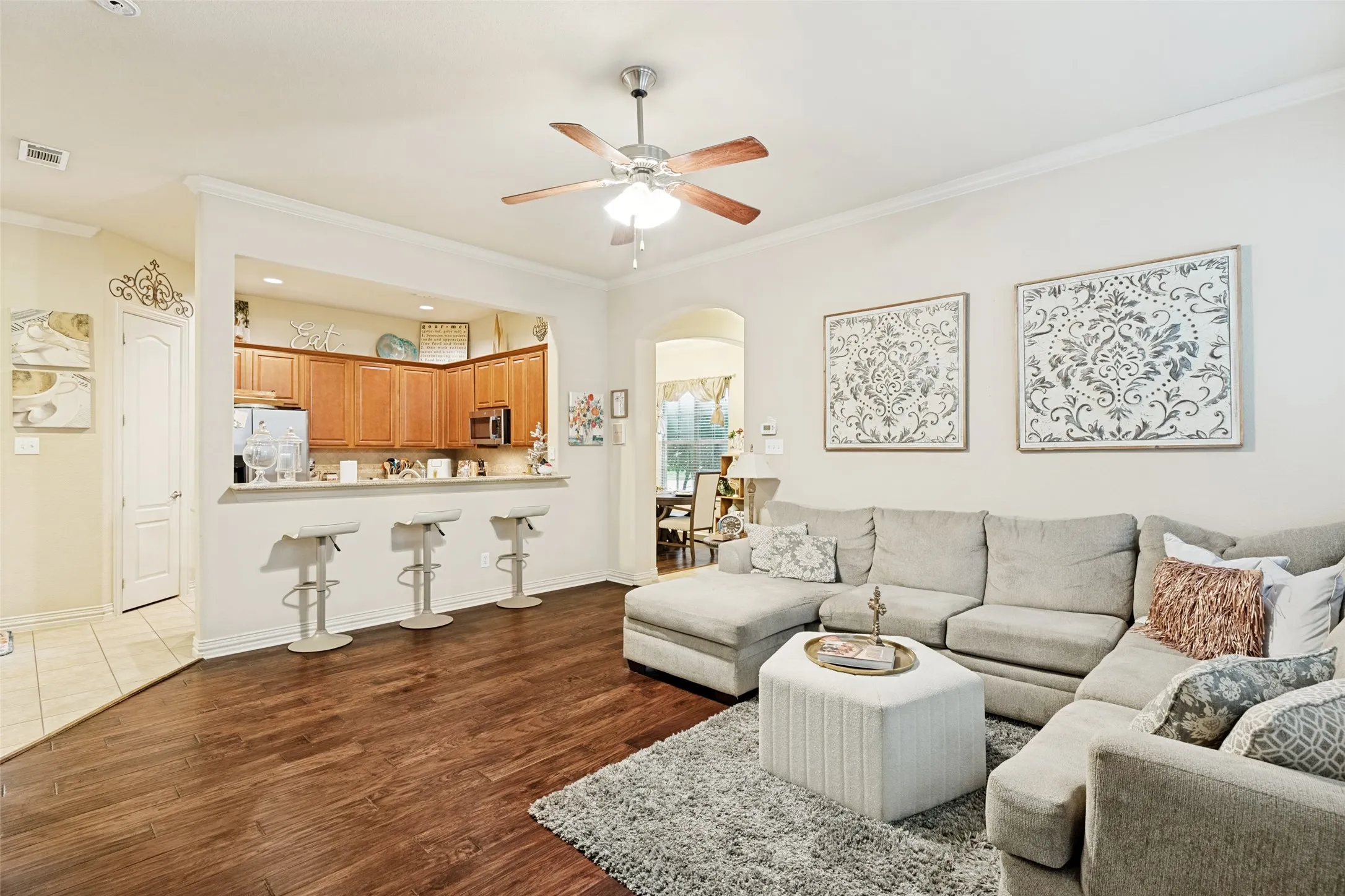 Single Family Residence For Sale in Denton County , 1547 Barksdale Drive, Lewisville, Texas 75077, 3 Bedroom, 3 Bathroom, 2 Garage spaces, 2,386 Sqft, built in 2008, Preowned, mls#21251050, Real Estate Agent in Lewisville, Homes For Sale in Denton county, Homes For Sale in Lewisville, Realtor in Lewisville Texas, Real Estate Brokerage Independent Realty Texas, Luminita Cordes Realtor