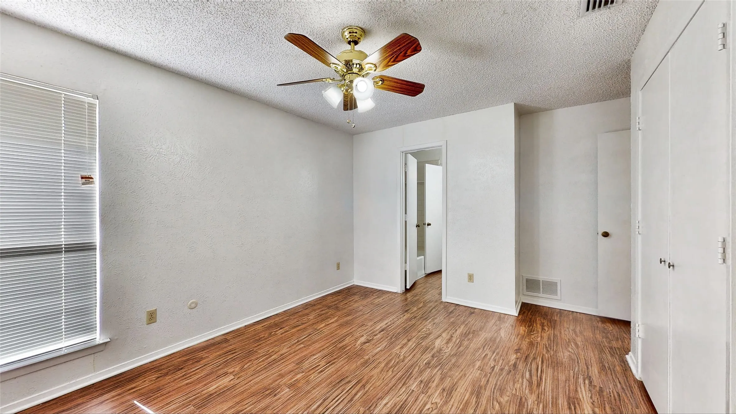 Duplex For Sale in Dallas County , 308 Towne House Lane, Richardson, Texas 75081, 6 Bedroom, 4 Bathroom, Garage spaces, 0 Sqft, built in 1973, Preowned, mls#21252727, Real Estate Agent in Richardson, Homes For Sale in Dallas county, Homes For Sale in Richardson, Realtor in Richardson Texas, Real Estate Brokerage Independent Realty Texas, Luminita Cordes Realtor