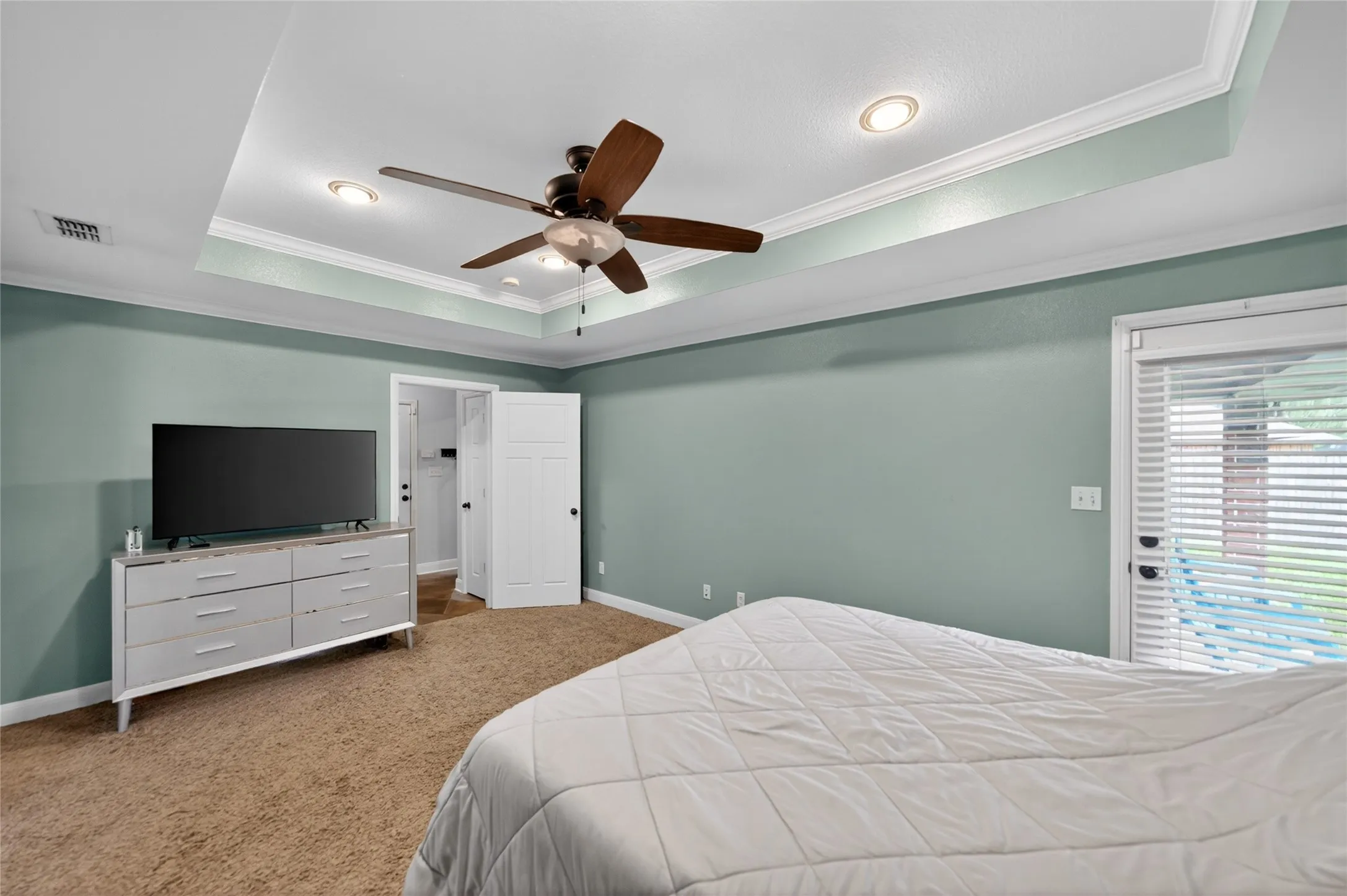 Single Family Residence For Sale in Smith County , 11673 Lanes End Drive, Flint, Texas 75762, 3 Bedroom, 2 Bathroom, 2 Garage spaces, 1,682 Sqft, built in 2009, Preowned, mls#21252735, Real Estate Agent in Flint, Homes For Sale in Smith county, Homes For Sale in Flint, Realtor in Flint Texas, Real Estate Brokerage Independent Realty Texas, Luminita Cordes Realtor