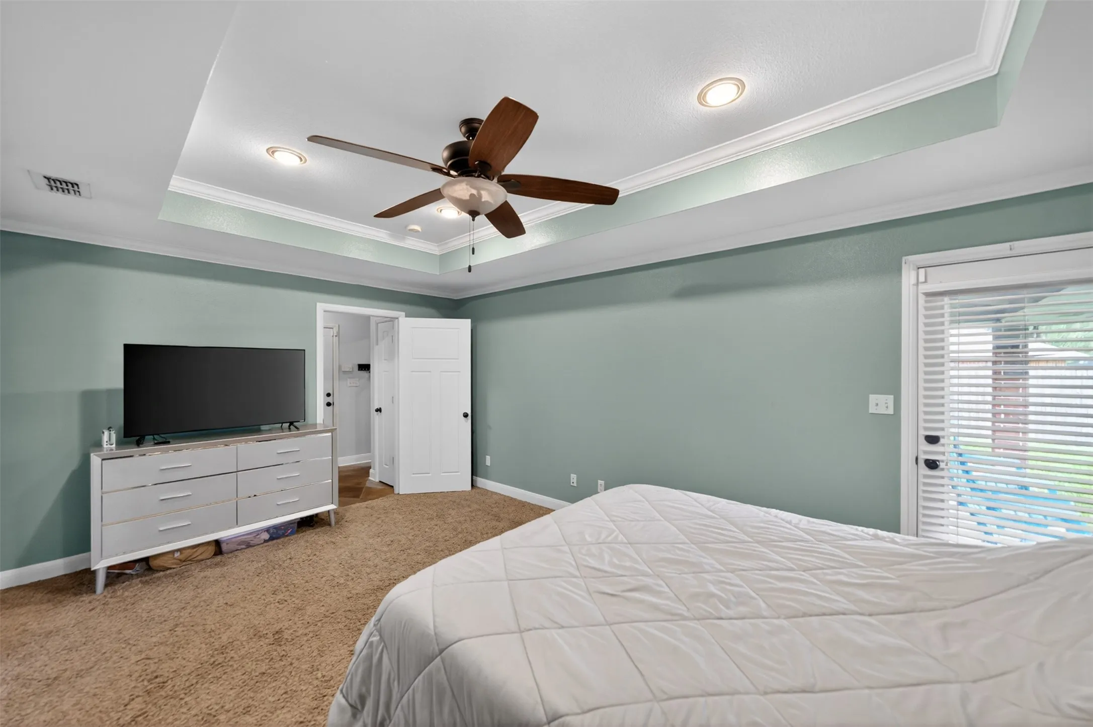 Single Family Residence For Sale in Smith County , 11673 Lanes End Drive, Flint, Texas 75762, 3 Bedroom, 2 Bathroom, 2 Garage spaces, 1,682 Sqft, built in 2009, Preowned, mls#21252735, Real Estate Agent in Flint, Homes For Sale in Smith county, Homes For Sale in Flint, Realtor in Flint Texas, Real Estate Brokerage Independent Realty Texas, Luminita Cordes Realtor