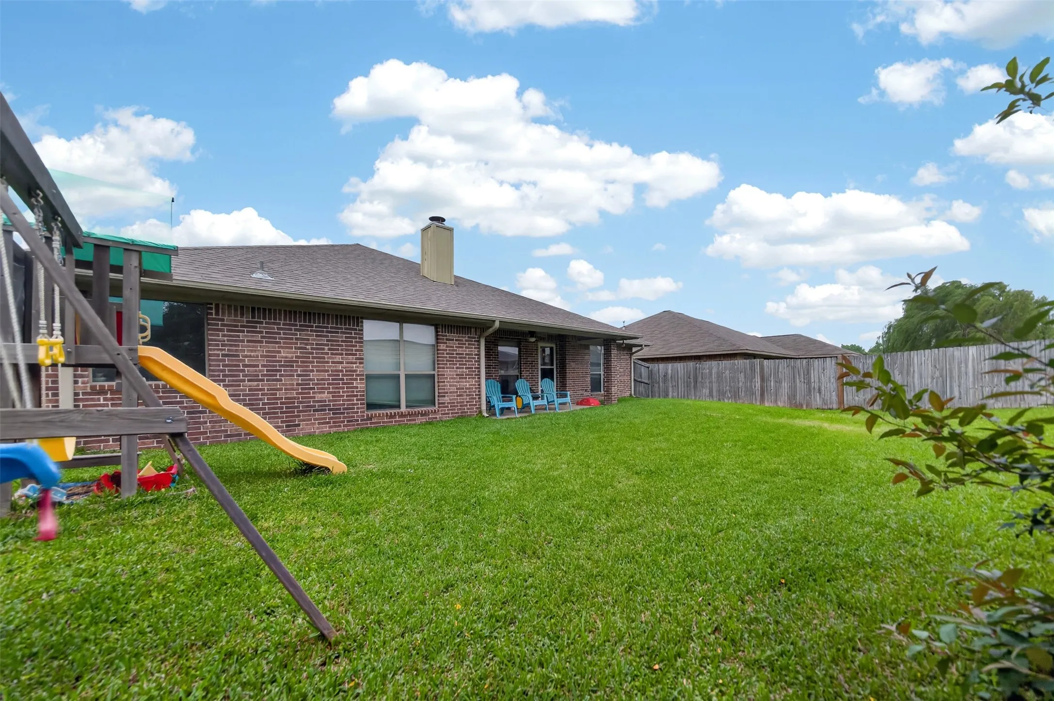 Single Family Residence For Sale in Smith County , 11673 Lanes End Drive, Flint, Texas 75762, 3 Bedroom, 2 Bathroom, 2 Garage spaces, 1,682 Sqft, built in 2009, Preowned, mls#21252735, Real Estate Agent in Flint, Homes For Sale in Smith county, Homes For Sale in Flint, Realtor in Flint Texas, Real Estate Brokerage Independent Realty Texas, Luminita Cordes Realtor