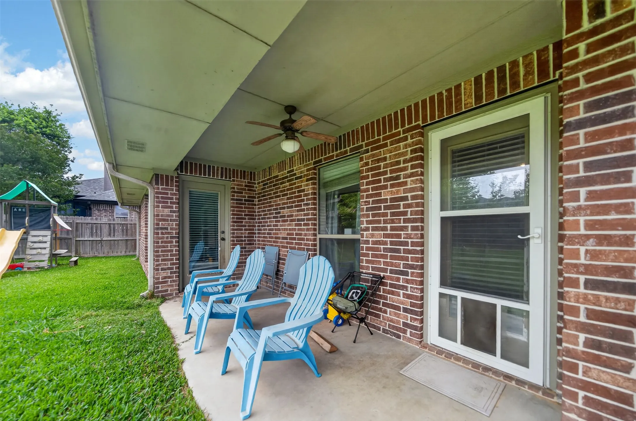 Single Family Residence For Sale in Smith County , 11673 Lanes End Drive, Flint, Texas 75762, 3 Bedroom, 2 Bathroom, 2 Garage spaces, 1,682 Sqft, built in 2009, Preowned, mls#21252735, Real Estate Agent in Flint, Homes For Sale in Smith county, Homes For Sale in Flint, Realtor in Flint Texas, Real Estate Brokerage Independent Realty Texas, Luminita Cordes Realtor