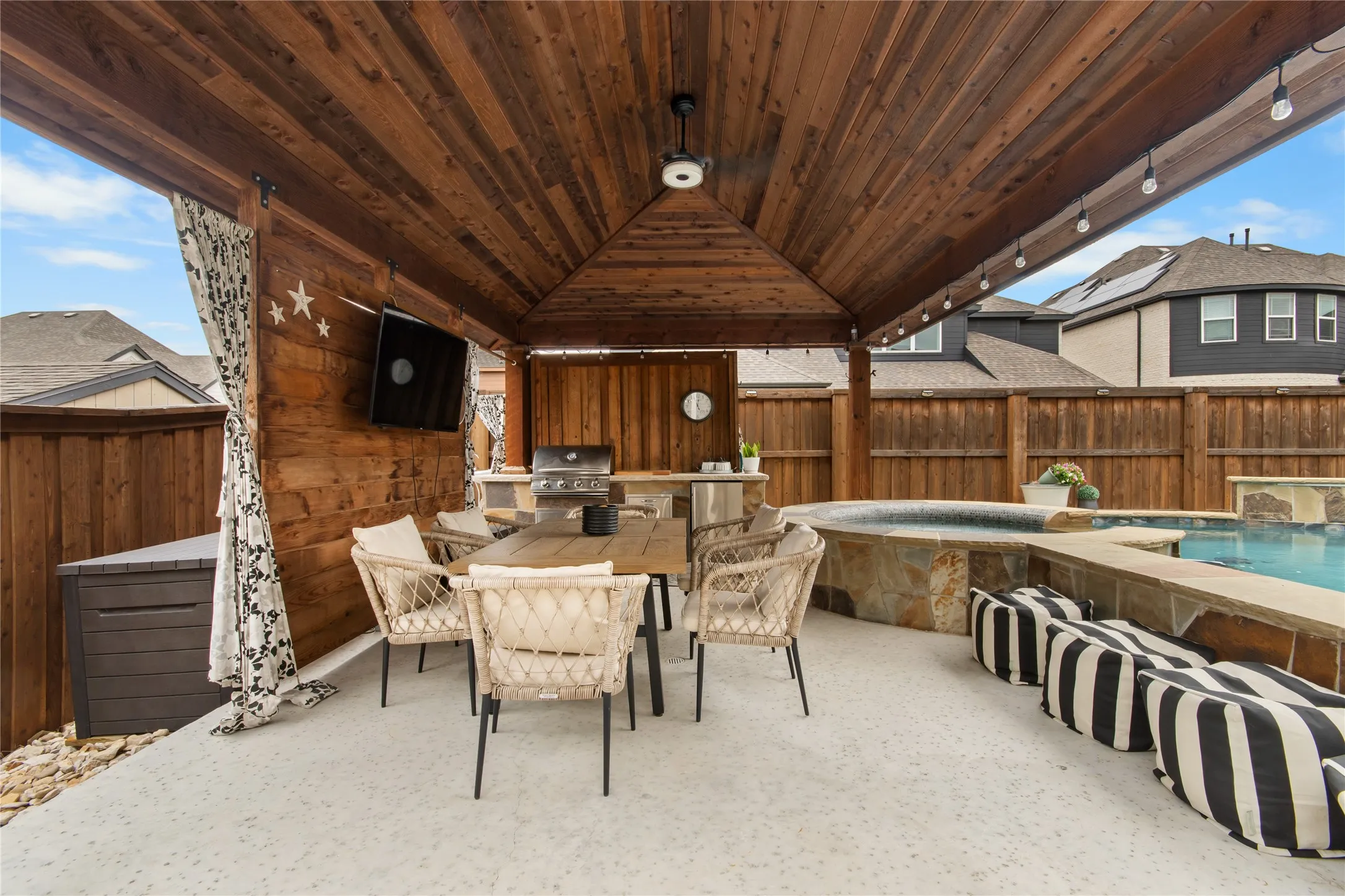 Single Family Residence For Sale in Collin County , 2904 Adon Springs Lane, Celina, Texas 75009, 5 Bedroom, 4 Bathroom, 3 Garage spaces, 3,666 Sqft, built in 2020, mls#21251176, Real Estate Agent in Celina, Homes For Sale in Collin county, Homes For Sale in Celina, Realtor in Celina Texas, Real Estate Brokerage Independent Realty Texas, Luminita Cordes Realtor