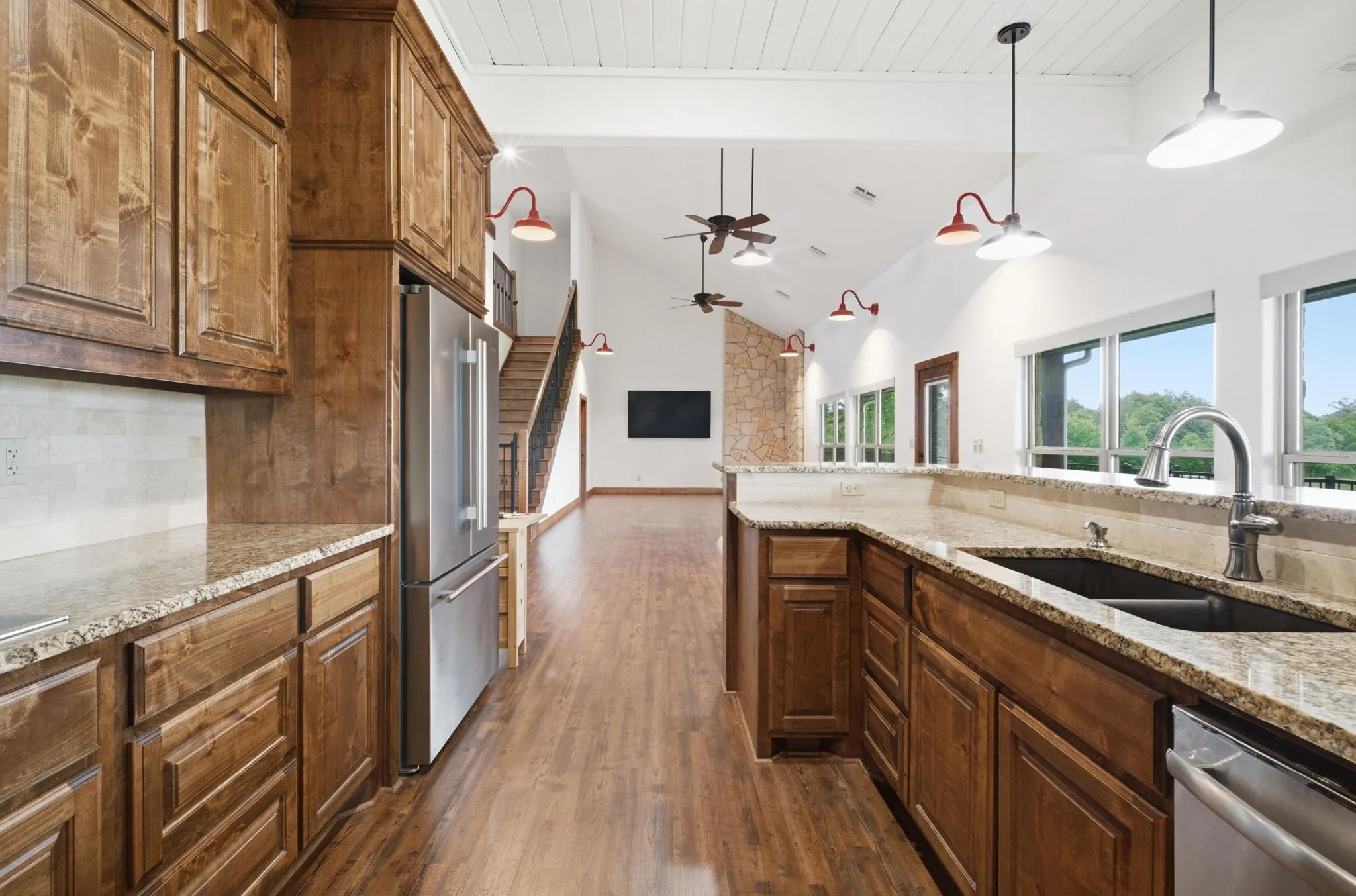 Farm For Sale in Bosque County , 1632 County Road 4125, Iredell, Texas 76649, 3 Bedroom, 3 Bathroom, 4 Garage spaces, 2,496 Sqft, built in 2017, Preowned, mls#21243921, Real Estate Agent in Iredell, Homes For Sale in Bosque county, Homes For Sale in Iredell, Realtor in Iredell Texas, Real Estate Brokerage Independent Realty Texas, Luminita Cordes Realtor