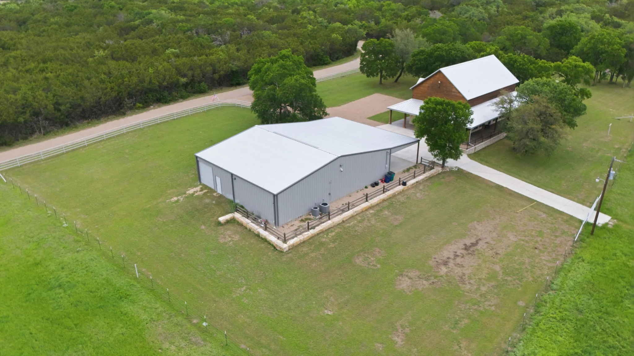 Farm For Sale in Bosque County , 1632 County Road 4125, Iredell, Texas 76649, 3 Bedroom, 3 Bathroom, 4 Garage spaces, 2,496 Sqft, built in 2017, Preowned, mls#21243921, Real Estate Agent in Iredell, Homes For Sale in Bosque county, Homes For Sale in Iredell, Realtor in Iredell Texas, Real Estate Brokerage Independent Realty Texas, Luminita Cordes Realtor