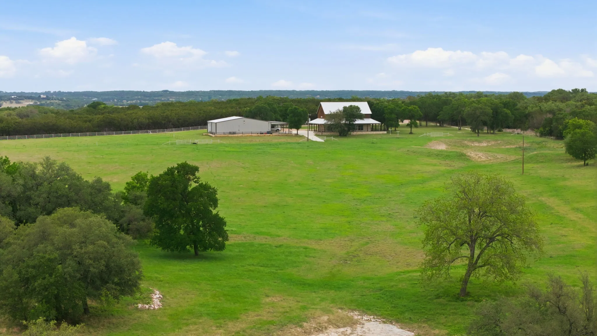 Farm For Sale in Bosque County , 1632 County Road 4125, Iredell, Texas 76649, 3 Bedroom, 3 Bathroom, 4 Garage spaces, 2,496 Sqft, built in 2017, Preowned, mls#21243921, Real Estate Agent in Iredell, Homes For Sale in Bosque county, Homes For Sale in Iredell, Realtor in Iredell Texas, Real Estate Brokerage Independent Realty Texas, Luminita Cordes Realtor