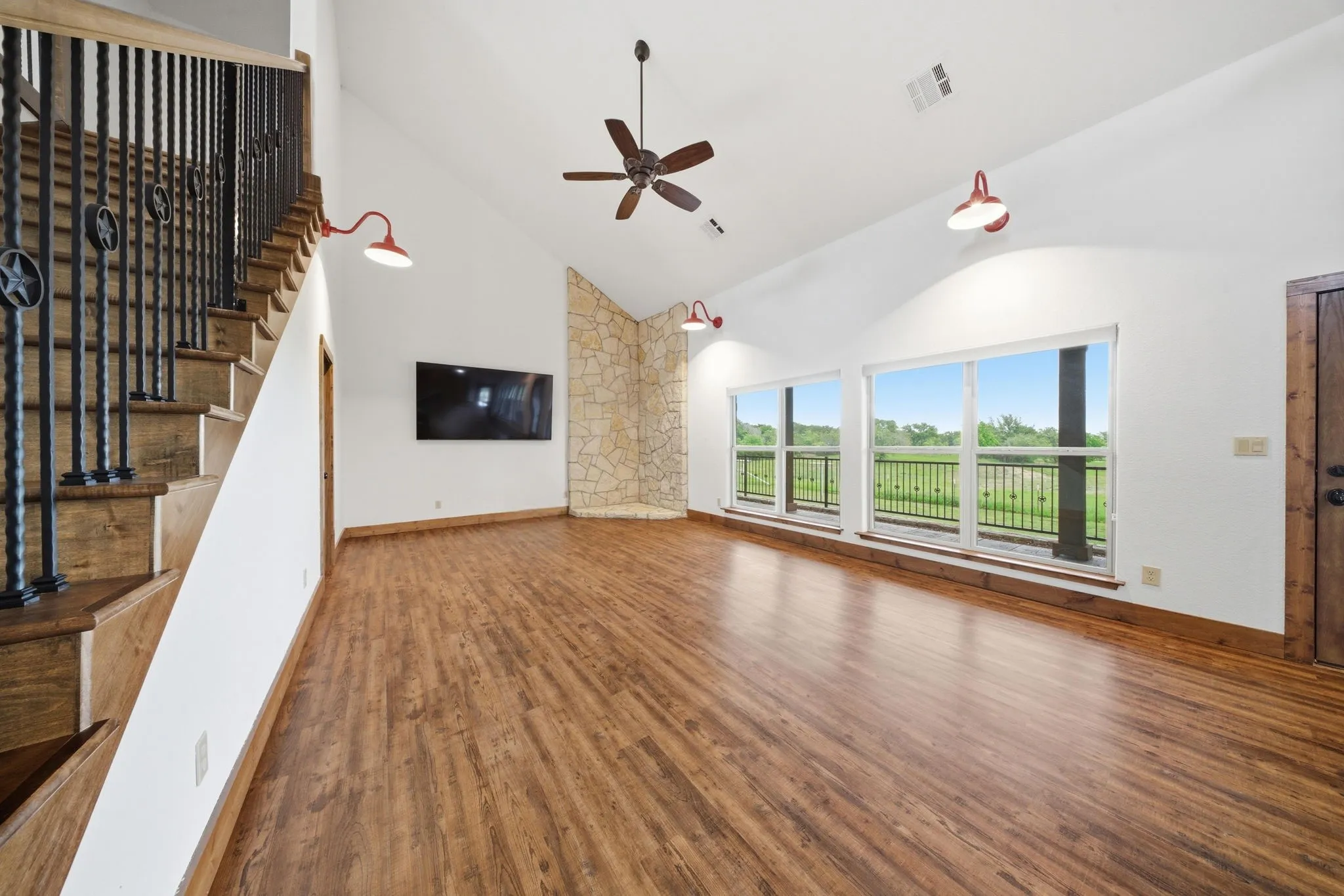 Farm For Sale in Bosque County , 1632 County Road 4125, Iredell, Texas 76649, 3 Bedroom, 3 Bathroom, 4 Garage spaces, 2,496 Sqft, built in 2017, Preowned, mls#21243921, Real Estate Agent in Iredell, Homes For Sale in Bosque county, Homes For Sale in Iredell, Realtor in Iredell Texas, Real Estate Brokerage Independent Realty Texas, Luminita Cordes Realtor