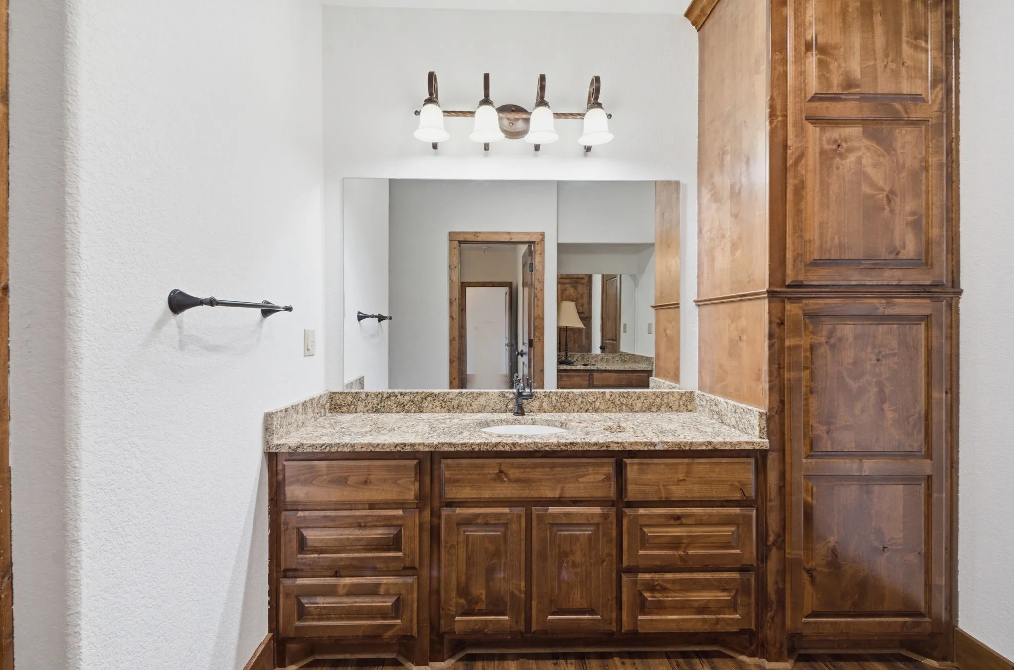 Farm For Sale in Bosque County , 1632 County Road 4125, Iredell, Texas 76649, 3 Bedroom, 3 Bathroom, 4 Garage spaces, 2,496 Sqft, built in 2017, Preowned, mls#21243921, Real Estate Agent in Iredell, Homes For Sale in Bosque county, Homes For Sale in Iredell, Realtor in Iredell Texas, Real Estate Brokerage Independent Realty Texas, Luminita Cordes Realtor