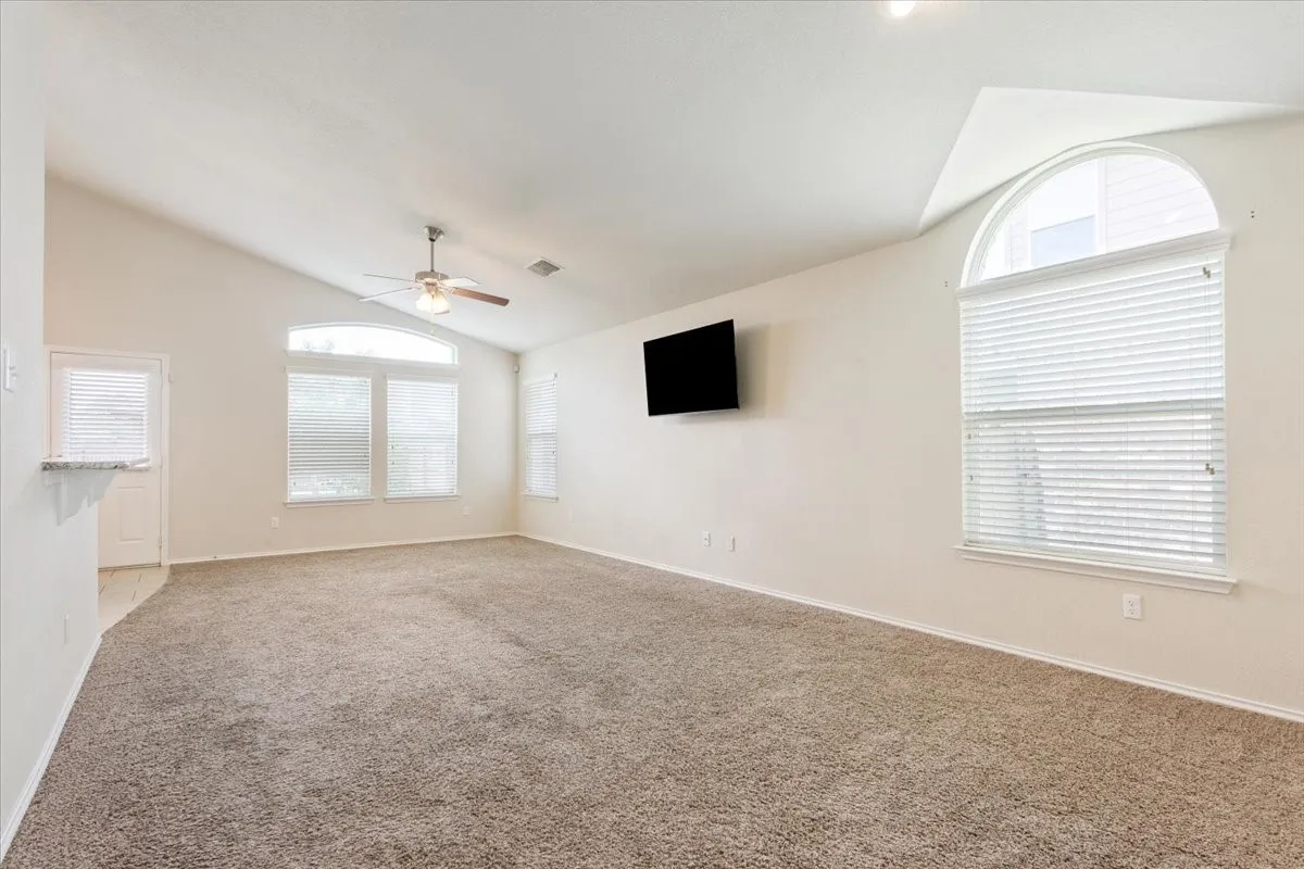 Single Family Residence For Sale in Mc Lennan County , 9448 Centennial Drive, Waco, Texas 76708, 3 Bedroom, 2 Bathroom, 2 Garage spaces, 1,844 Sqft, built in 2014, mls#21213429, Real Estate Agent in Waco, Homes For Sale in Mc Lennan county, Homes For Sale in Waco, Realtor in Waco Texas, Real Estate Brokerage Independent Realty Texas, Luminita Cordes Realtor