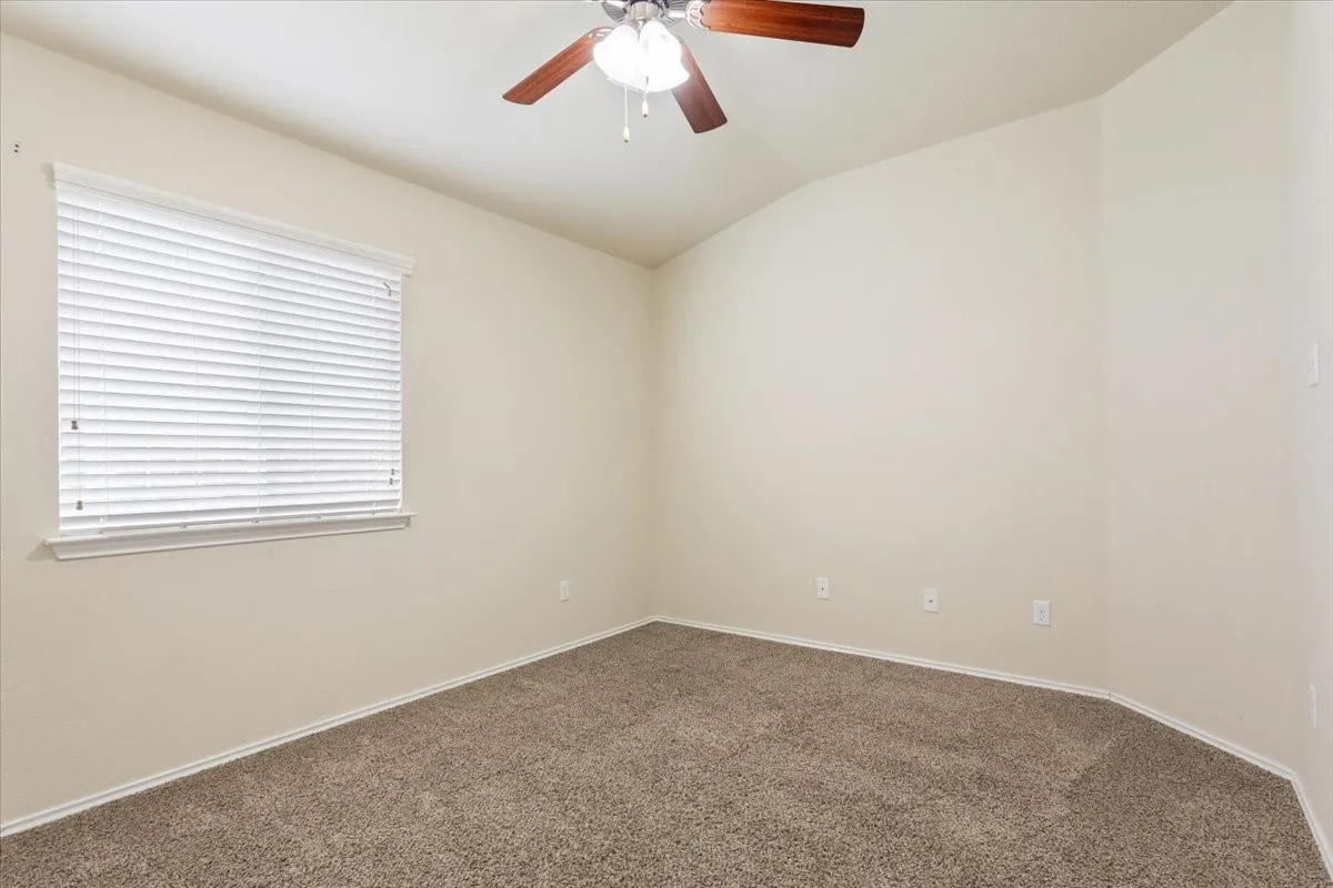 Single Family Residence For Sale in Mc Lennan County , 9448 Centennial Drive, Waco, Texas 76708, 3 Bedroom, 2 Bathroom, 2 Garage spaces, 1,844 Sqft, built in 2014, mls#21213429, Real Estate Agent in Waco, Homes For Sale in Mc Lennan county, Homes For Sale in Waco, Realtor in Waco Texas, Real Estate Brokerage Independent Realty Texas, Luminita Cordes Realtor