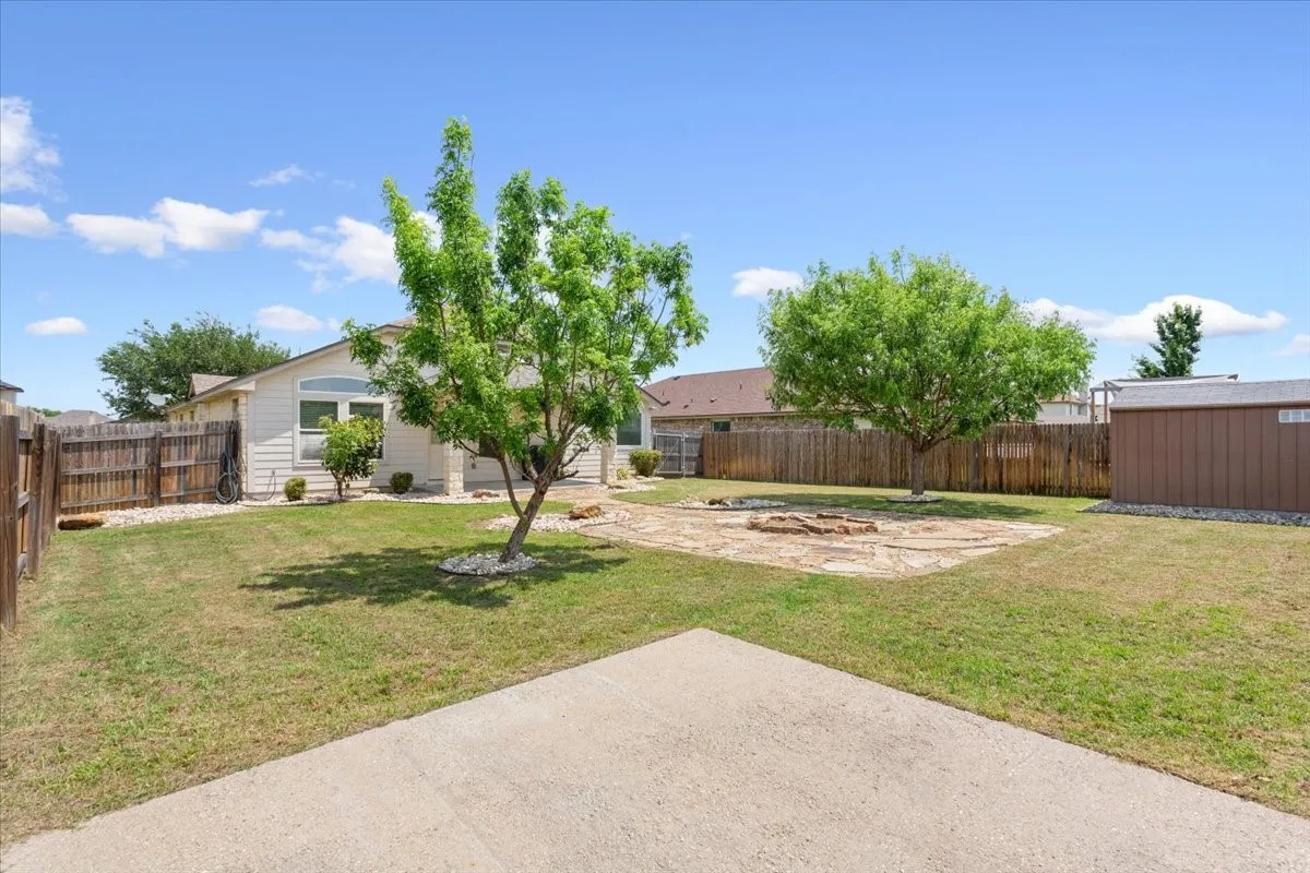 Single Family Residence For Sale in Mc Lennan County , 9448 Centennial Drive, Waco, Texas 76708, 3 Bedroom, 2 Bathroom, 2 Garage spaces, 1,844 Sqft, built in 2014, mls#21213429, Real Estate Agent in Waco, Homes For Sale in Mc Lennan county, Homes For Sale in Waco, Realtor in Waco Texas, Real Estate Brokerage Independent Realty Texas, Luminita Cordes Realtor