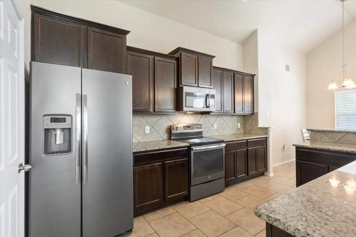 Single Family Residence For Sale in Mc Lennan County , 9448 Centennial Drive, Waco, Texas 76708, 3 Bedroom, 2 Bathroom, 2 Garage spaces, 1,844 Sqft, built in 2014, mls#21213429, Real Estate Agent in Waco, Homes For Sale in Mc Lennan county, Homes For Sale in Waco, Realtor in Waco Texas, Real Estate Brokerage Independent Realty Texas, Luminita Cordes Realtor