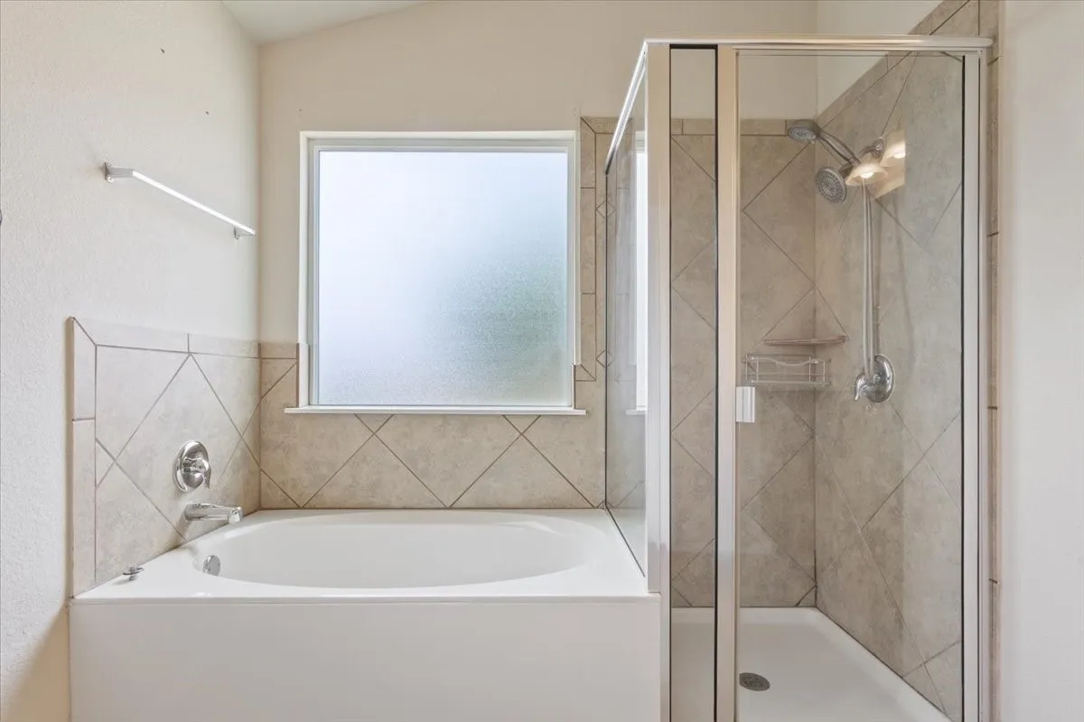 Single Family Residence For Sale in Mc Lennan County , 9448 Centennial Drive, Waco, Texas 76708, 3 Bedroom, 2 Bathroom, 2 Garage spaces, 1,844 Sqft, built in 2014, mls#21213429, Real Estate Agent in Waco, Homes For Sale in Mc Lennan county, Homes For Sale in Waco, Realtor in Waco Texas, Real Estate Brokerage Independent Realty Texas, Luminita Cordes Realtor