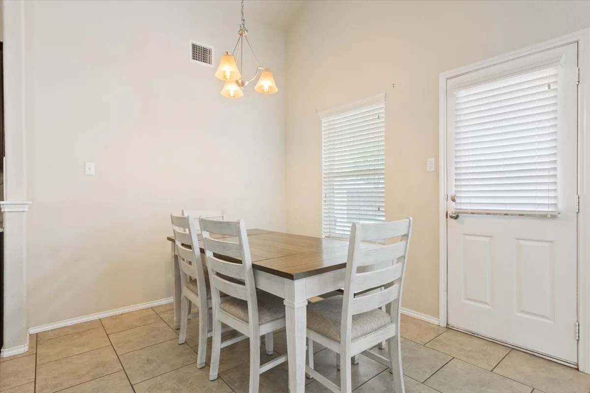 Single Family Residence For Sale in Mc Lennan County , 9448 Centennial Drive, Waco, Texas 76708, 3 Bedroom, 2 Bathroom, 2 Garage spaces, 1,844 Sqft, built in 2014, mls#21213429, Real Estate Agent in Waco, Homes For Sale in Mc Lennan county, Homes For Sale in Waco, Realtor in Waco Texas, Real Estate Brokerage Independent Realty Texas, Luminita Cordes Realtor