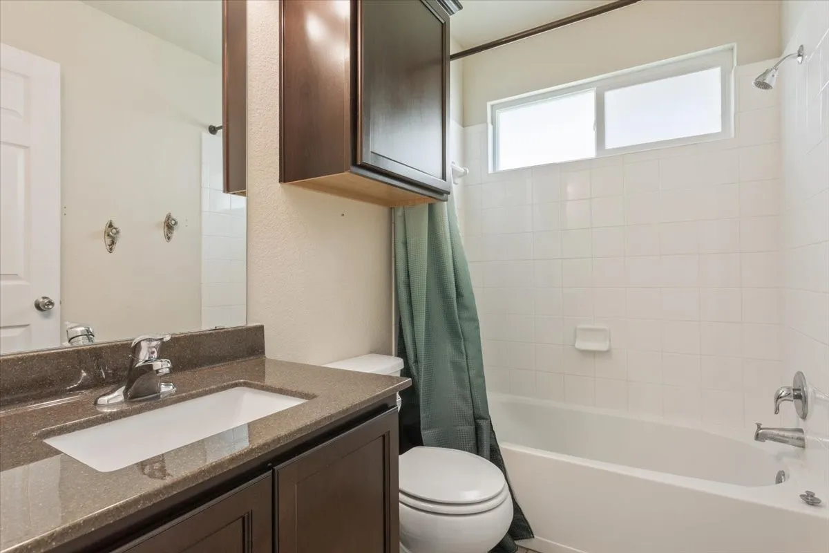 Single Family Residence For Sale in Mc Lennan County , 9448 Centennial Drive, Waco, Texas 76708, 3 Bedroom, 2 Bathroom, 2 Garage spaces, 1,844 Sqft, built in 2014, mls#21213429, Real Estate Agent in Waco, Homes For Sale in Mc Lennan county, Homes For Sale in Waco, Realtor in Waco Texas, Real Estate Brokerage Independent Realty Texas, Luminita Cordes Realtor