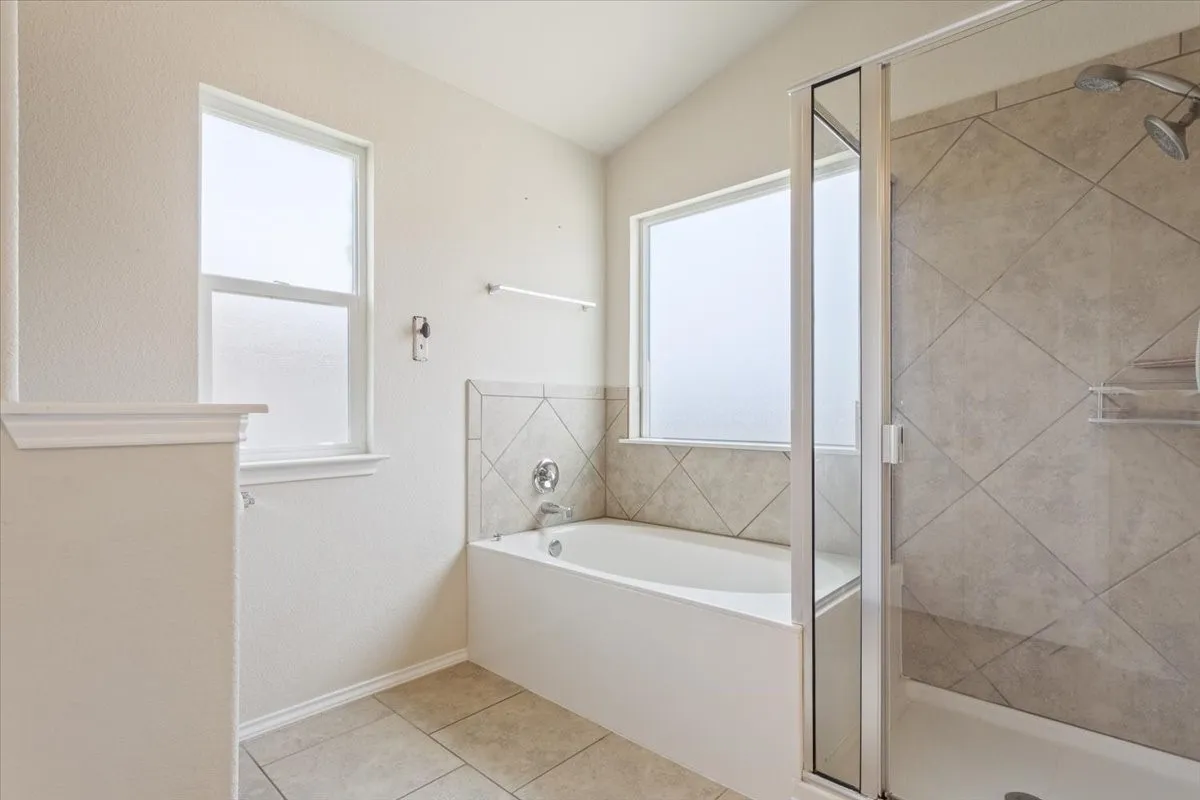 Single Family Residence For Sale in Mc Lennan County , 9448 Centennial Drive, Waco, Texas 76708, 3 Bedroom, 2 Bathroom, 2 Garage spaces, 1,844 Sqft, built in 2014, mls#21213429, Real Estate Agent in Waco, Homes For Sale in Mc Lennan county, Homes For Sale in Waco, Realtor in Waco Texas, Real Estate Brokerage Independent Realty Texas, Luminita Cordes Realtor