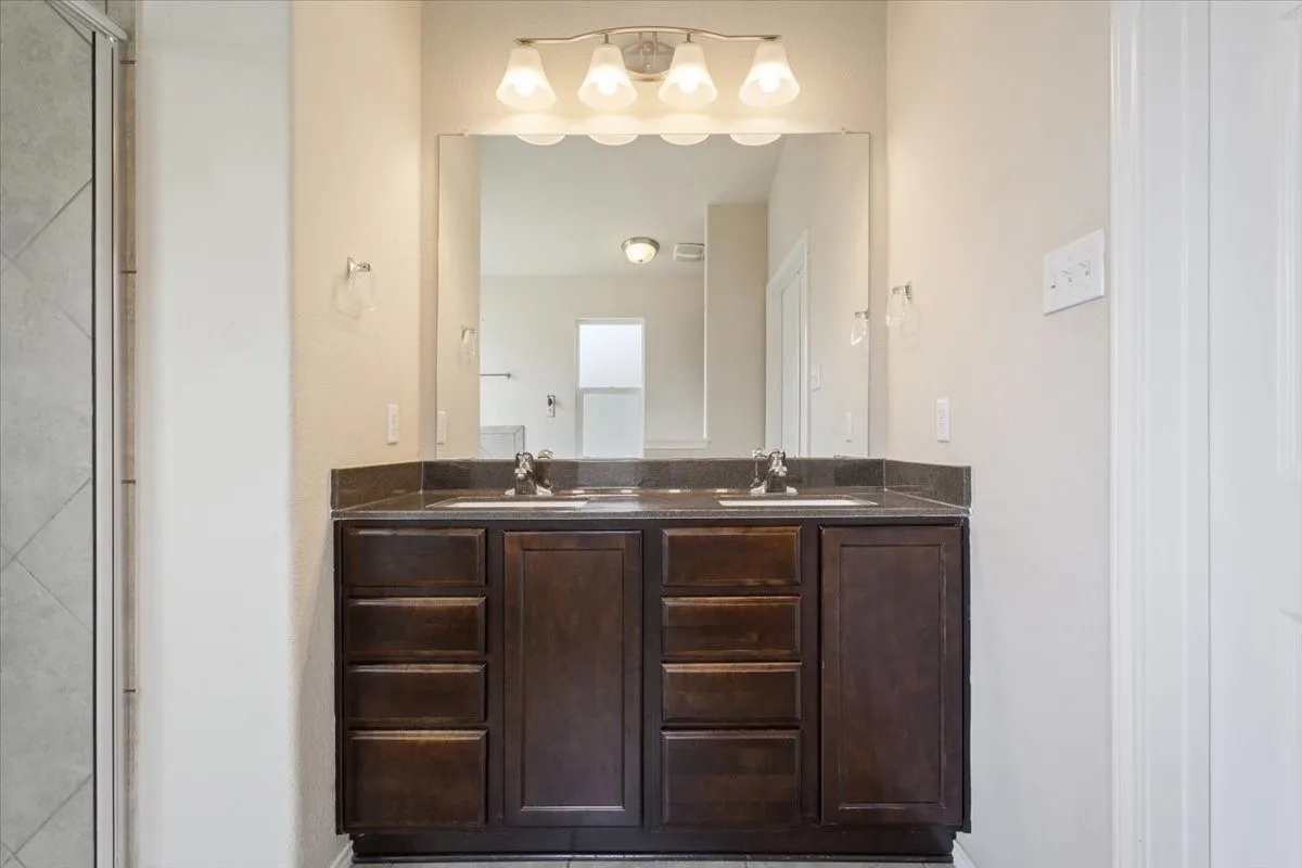 Single Family Residence For Sale in Mc Lennan County , 9448 Centennial Drive, Waco, Texas 76708, 3 Bedroom, 2 Bathroom, 2 Garage spaces, 1,844 Sqft, built in 2014, mls#21213429, Real Estate Agent in Waco, Homes For Sale in Mc Lennan county, Homes For Sale in Waco, Realtor in Waco Texas, Real Estate Brokerage Independent Realty Texas, Luminita Cordes Realtor