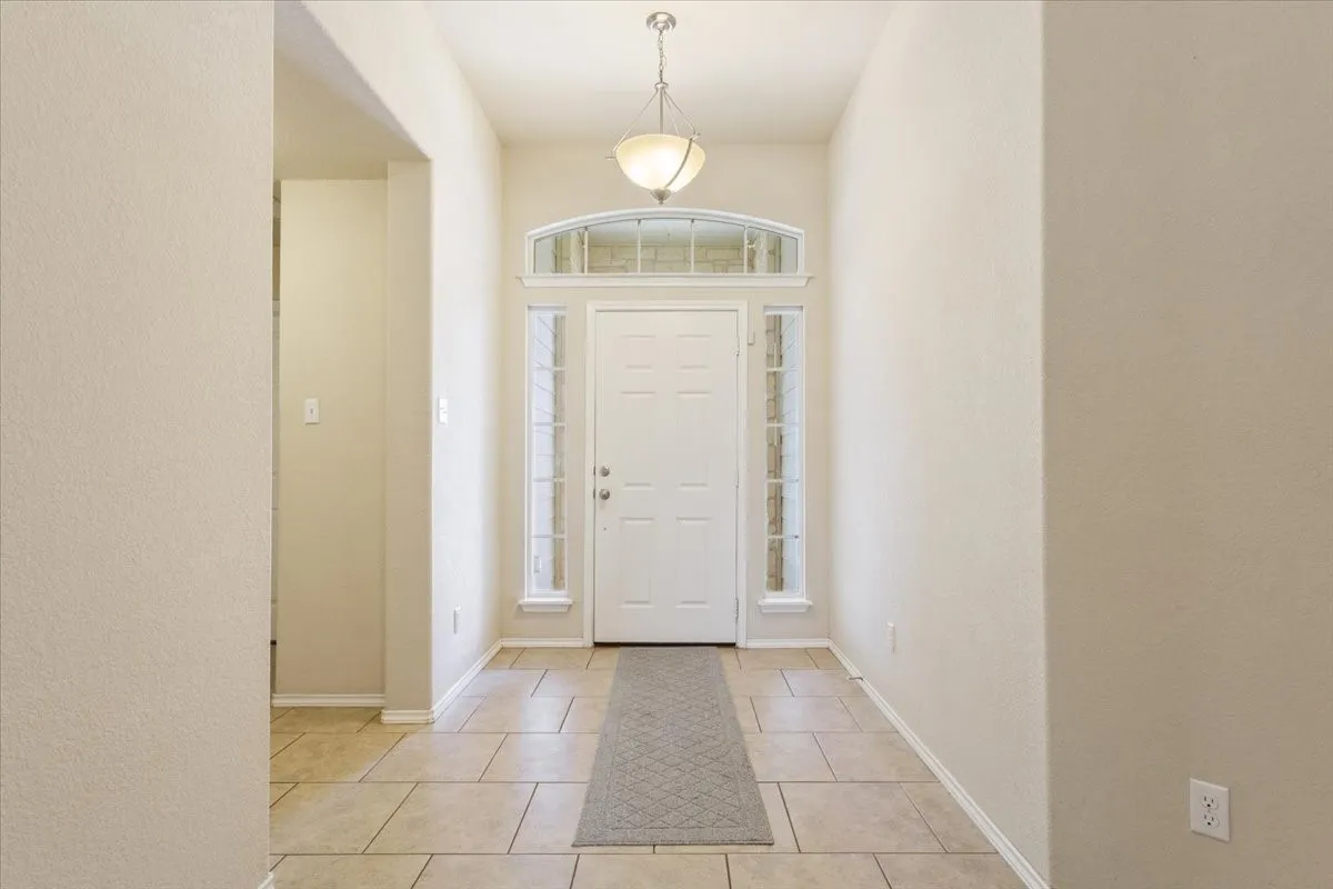 Single Family Residence For Sale in Mc Lennan County , 9448 Centennial Drive, Waco, Texas 76708, 3 Bedroom, 2 Bathroom, 2 Garage spaces, 1,844 Sqft, built in 2014, mls#21213429, Real Estate Agent in Waco, Homes For Sale in Mc Lennan county, Homes For Sale in Waco, Realtor in Waco Texas, Real Estate Brokerage Independent Realty Texas, Luminita Cordes Realtor