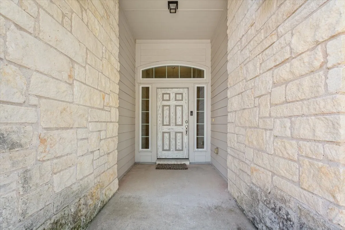 Single Family Residence For Sale in Mc Lennan County , 9448 Centennial Drive, Waco, Texas 76708, 3 Bedroom, 2 Bathroom, 2 Garage spaces, 1,844 Sqft, built in 2014, mls#21213429, Real Estate Agent in Waco, Homes For Sale in Mc Lennan county, Homes For Sale in Waco, Realtor in Waco Texas, Real Estate Brokerage Independent Realty Texas, Luminita Cordes Realtor