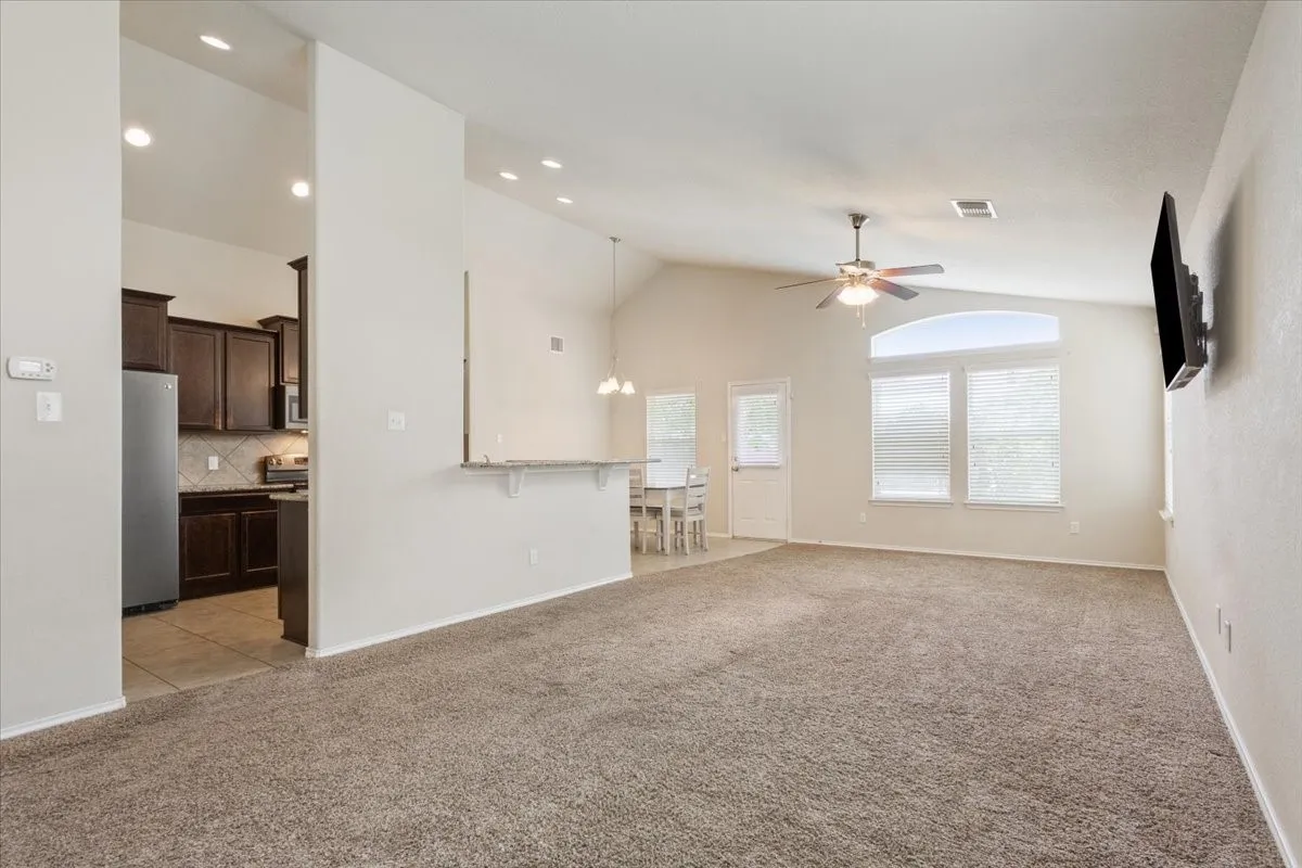 Single Family Residence For Sale in Mc Lennan County , 9448 Centennial Drive, Waco, Texas 76708, 3 Bedroom, 2 Bathroom, 2 Garage spaces, 1,844 Sqft, built in 2014, mls#21213429, Real Estate Agent in Waco, Homes For Sale in Mc Lennan county, Homes For Sale in Waco, Realtor in Waco Texas, Real Estate Brokerage Independent Realty Texas, Luminita Cordes Realtor