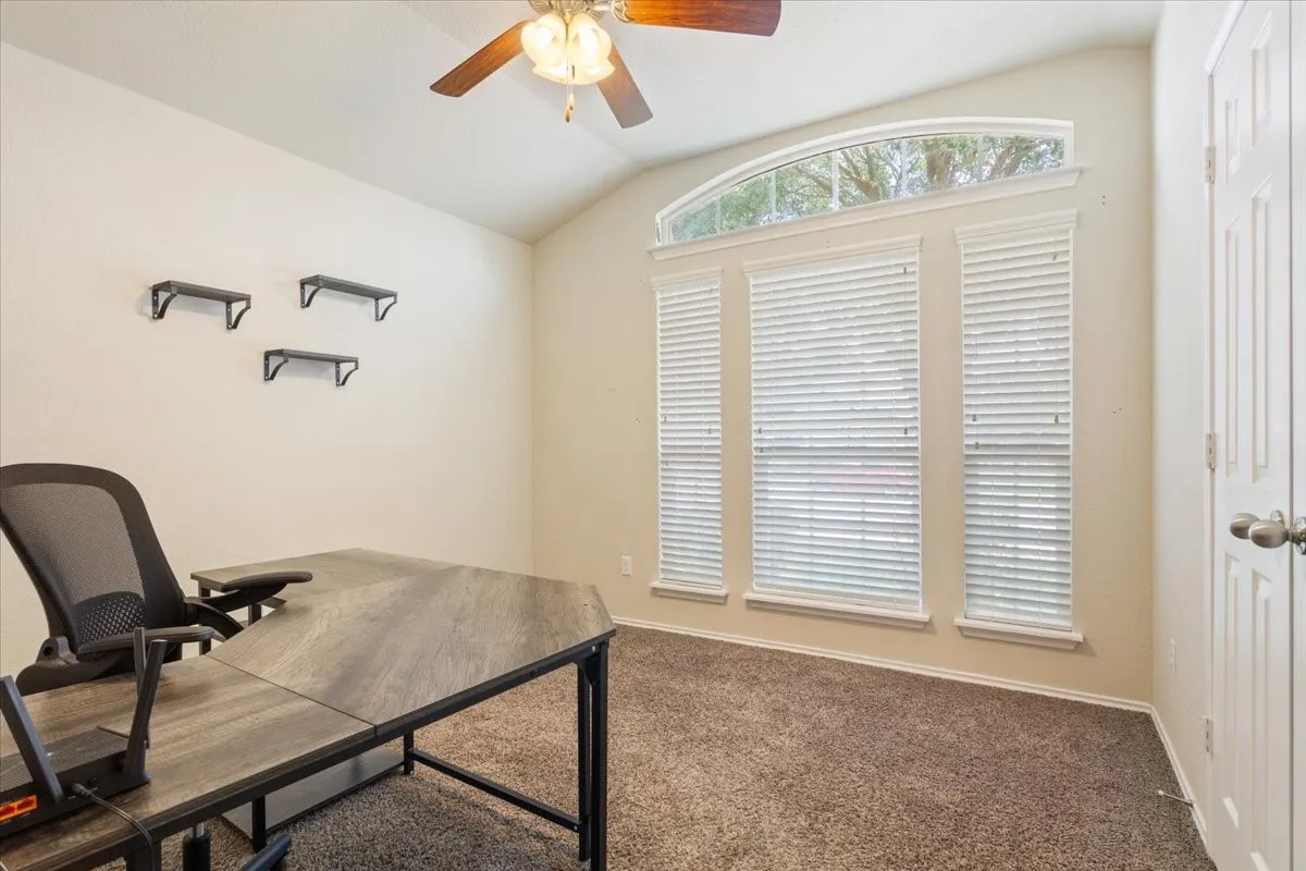 Single Family Residence For Sale in Mc Lennan County , 9448 Centennial Drive, Waco, Texas 76708, 3 Bedroom, 2 Bathroom, 2 Garage spaces, 1,844 Sqft, built in 2014, mls#21213429, Real Estate Agent in Waco, Homes For Sale in Mc Lennan county, Homes For Sale in Waco, Realtor in Waco Texas, Real Estate Brokerage Independent Realty Texas, Luminita Cordes Realtor