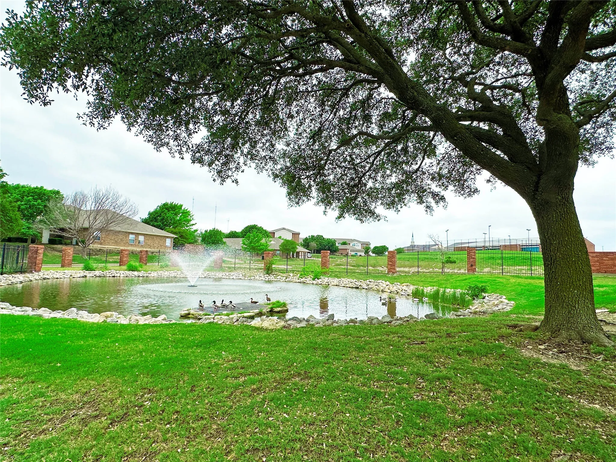 Single Family Residence For Sale in Dallas County , 110 Crestway Drive 29, Cedar Hill, Texas 75104, 3 Bedroom, 3 Bathroom, 2 Garage spaces, 2,286 Sqft, built in 2006, mls#21252172, Real Estate Agent in Cedar Hill, Homes For Sale in Dallas county, Homes For Sale in Cedar Hill, Realtor in Cedar Hill Texas, Real Estate Brokerage Independent Realty Texas, Luminita Cordes Realtor
