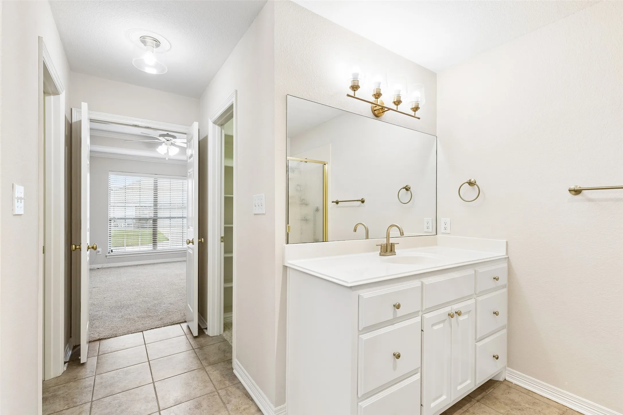 Single Family Residence For Sale in Dallas County , 110 Crestway Drive 29, Cedar Hill, Texas 75104, 3 Bedroom, 3 Bathroom, 2 Garage spaces, 2,286 Sqft, built in 2006, mls#21252172, Real Estate Agent in Cedar Hill, Homes For Sale in Dallas county, Homes For Sale in Cedar Hill, Realtor in Cedar Hill Texas, Real Estate Brokerage Independent Realty Texas, Luminita Cordes Realtor