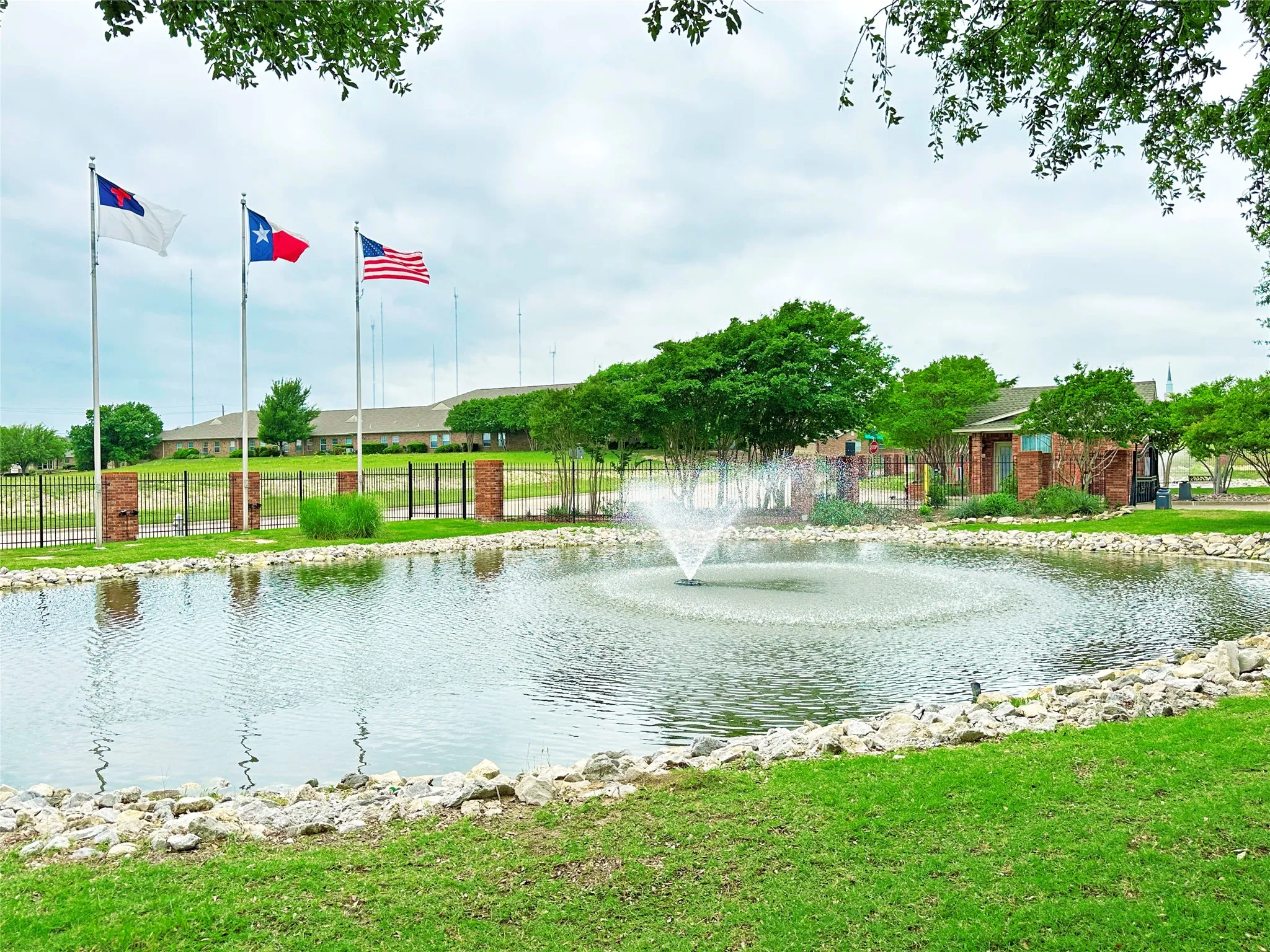 Single Family Residence For Sale in Dallas County , 110 Crestway Drive 29, Cedar Hill, Texas 75104, 3 Bedroom, 3 Bathroom, 2 Garage spaces, 2,286 Sqft, built in 2006, mls#21252172, Real Estate Agent in Cedar Hill, Homes For Sale in Dallas county, Homes For Sale in Cedar Hill, Realtor in Cedar Hill Texas, Real Estate Brokerage Independent Realty Texas, Luminita Cordes Realtor