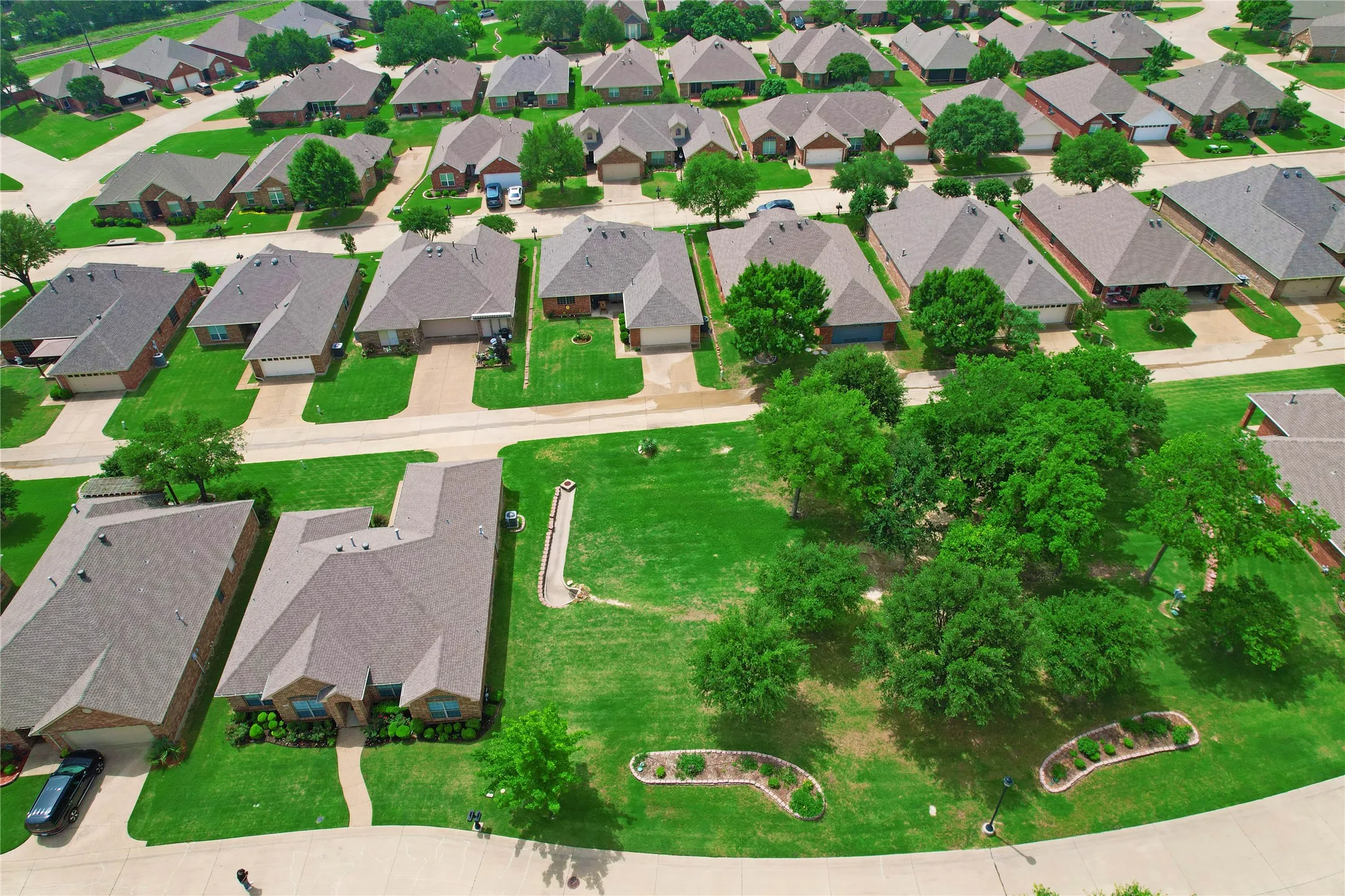 Single Family Residence For Sale in Dallas County , 110 Crestway Drive 29, Cedar Hill, Texas 75104, 3 Bedroom, 3 Bathroom, 2 Garage spaces, 2,286 Sqft, built in 2006, mls#21252172, Real Estate Agent in Cedar Hill, Homes For Sale in Dallas county, Homes For Sale in Cedar Hill, Realtor in Cedar Hill Texas, Real Estate Brokerage Independent Realty Texas, Luminita Cordes Realtor