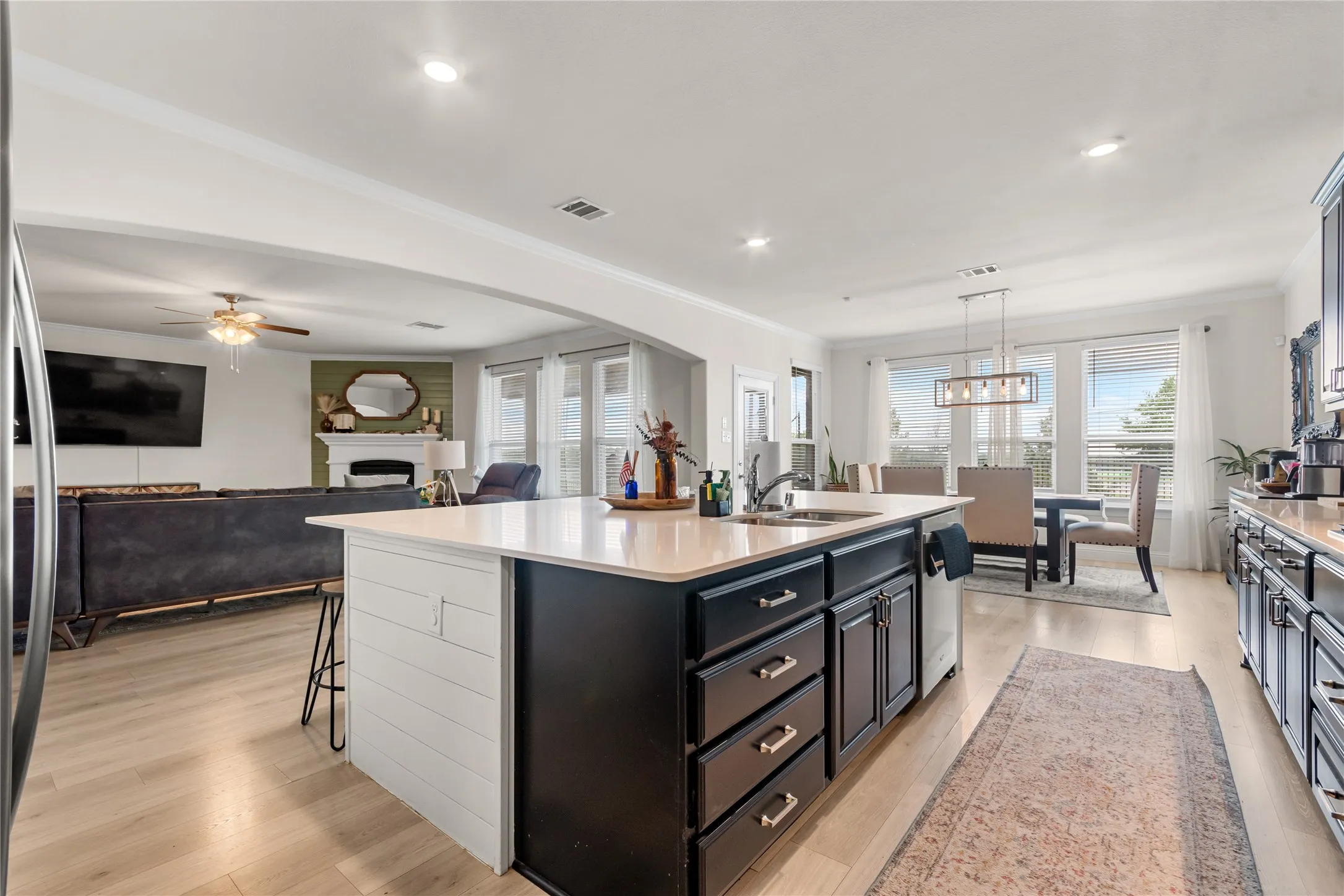 Single Family Residence For Sale in Rockwall County , 2625 Loudon Street, Rockwall, Texas 75032, 4 Bedroom, 4 Bathroom, 2 Garage spaces, 3,427 Sqft, built in 2021, Preowned, mls#21240456, Real Estate Agent in Rockwall, Homes For Sale in Rockwall county, Homes For Sale in Rockwall, Realtor in Rockwall Texas, Real Estate Brokerage Independent Realty Texas, Luminita Cordes Realtor