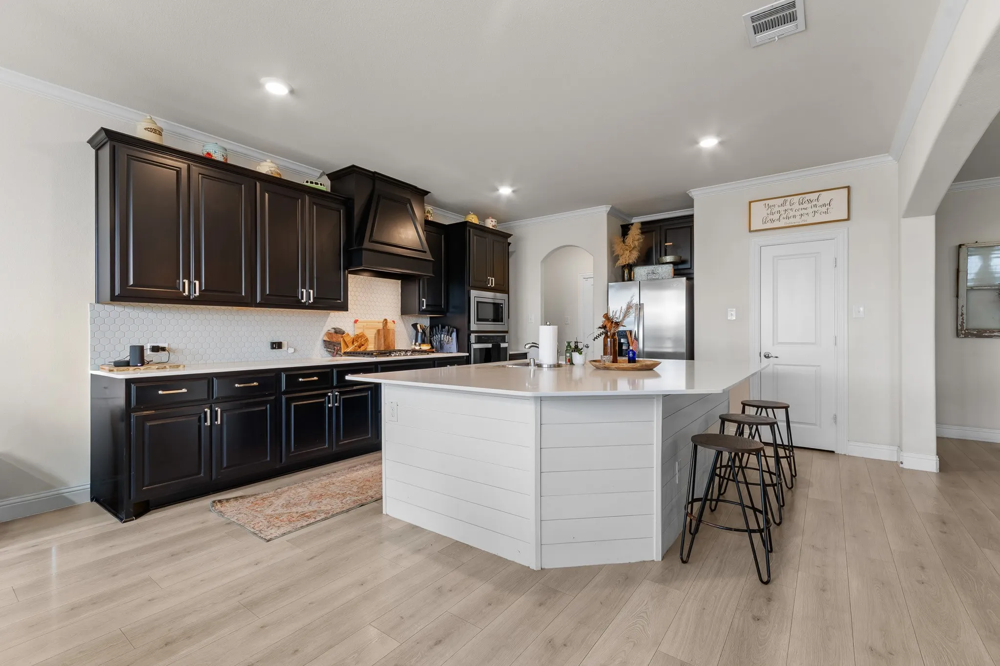Single Family Residence For Sale in Rockwall County , 2625 Loudon Street, Rockwall, Texas 75032, 4 Bedroom, 4 Bathroom, 2 Garage spaces, 3,427 Sqft, built in 2021, Preowned, mls#21240456, Real Estate Agent in Rockwall, Homes For Sale in Rockwall county, Homes For Sale in Rockwall, Realtor in Rockwall Texas, Real Estate Brokerage Independent Realty Texas, Luminita Cordes Realtor