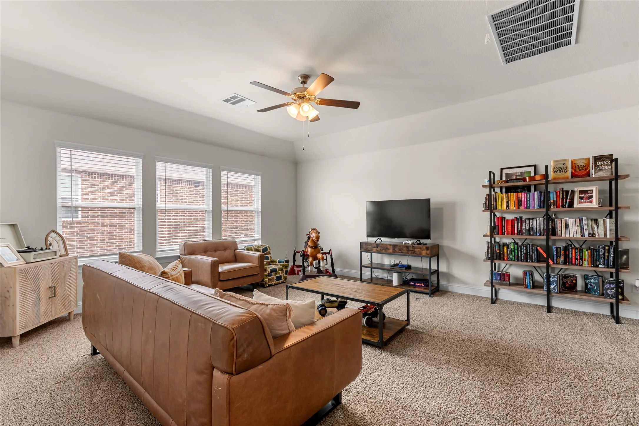 Single Family Residence For Sale in Rockwall County , 2625 Loudon Street, Rockwall, Texas 75032, 4 Bedroom, 4 Bathroom, 2 Garage spaces, 3,427 Sqft, built in 2021, Preowned, mls#21240456, Real Estate Agent in Rockwall, Homes For Sale in Rockwall county, Homes For Sale in Rockwall, Realtor in Rockwall Texas, Real Estate Brokerage Independent Realty Texas, Luminita Cordes Realtor