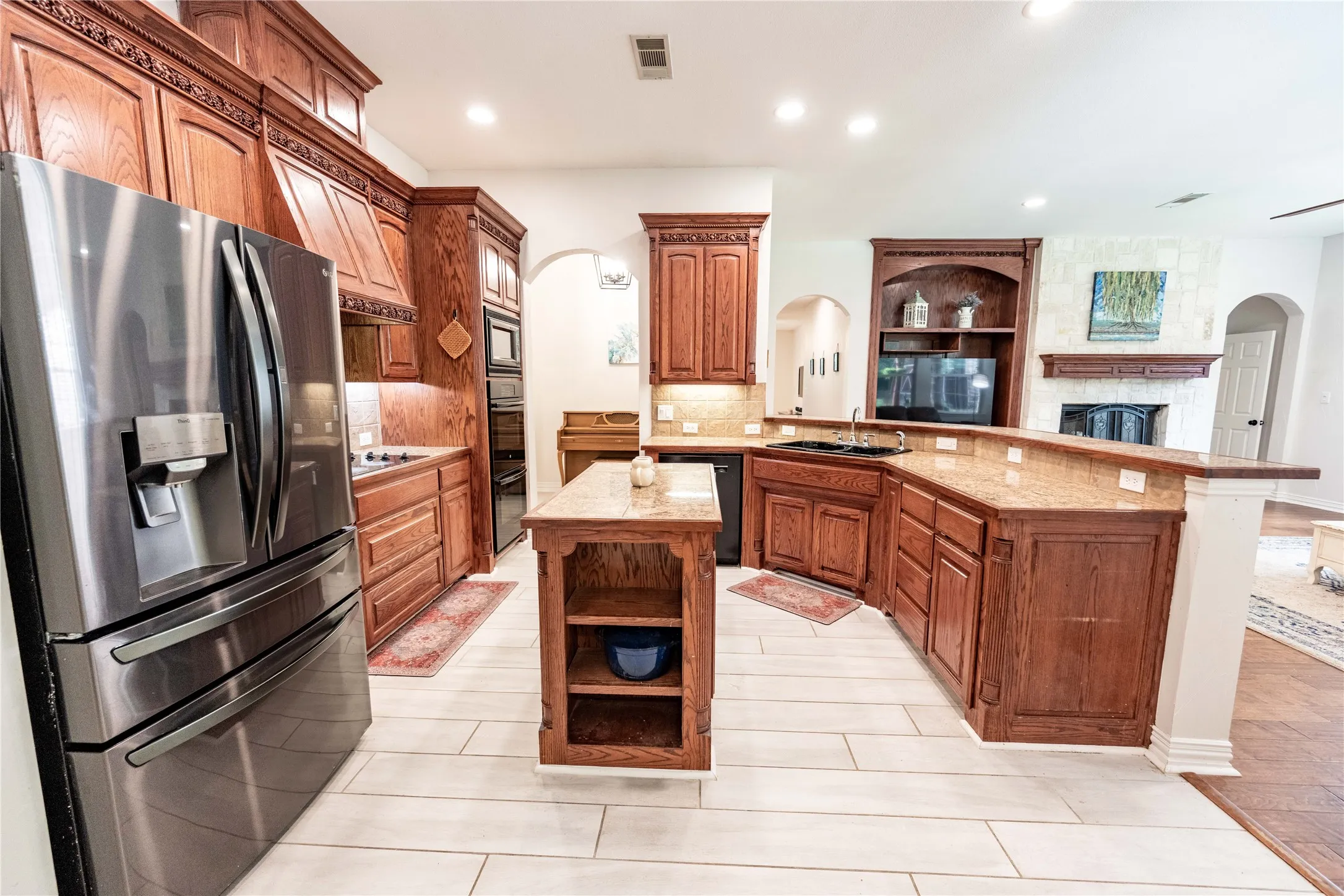 Single Family Residence For Sale in Cooke County , 735 Sleepy Hollow Lane, Valley View, Texas 76272, 4 Bedroom, 4 Bathroom, 2 Garage spaces, 3,441 Sqft, built in 2002, mls#21246095, Real Estate Agent in Valley View, Homes For Sale in Cooke county, Homes For Sale in Valley View, Realtor in Valley View Texas, Real Estate Brokerage Independent Realty Texas, Luminita Cordes Realtor