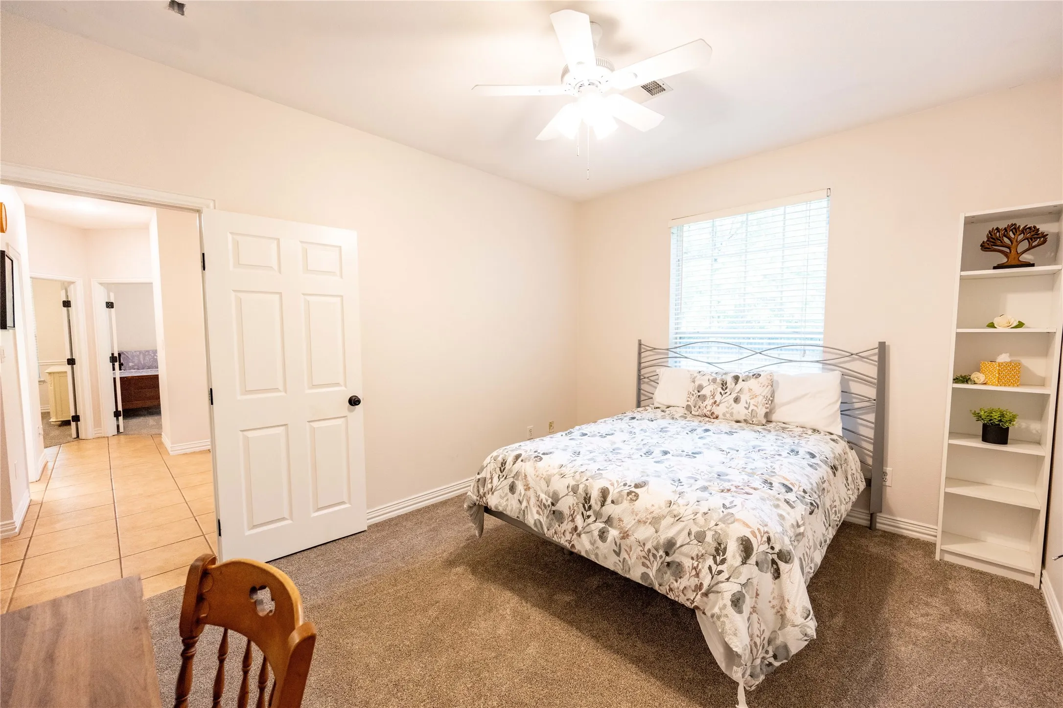 Single Family Residence For Sale in Cooke County , 735 Sleepy Hollow Lane, Valley View, Texas 76272, 4 Bedroom, 4 Bathroom, 2 Garage spaces, 3,441 Sqft, built in 2002, mls#21246095, Real Estate Agent in Valley View, Homes For Sale in Cooke county, Homes For Sale in Valley View, Realtor in Valley View Texas, Real Estate Brokerage Independent Realty Texas, Luminita Cordes Realtor