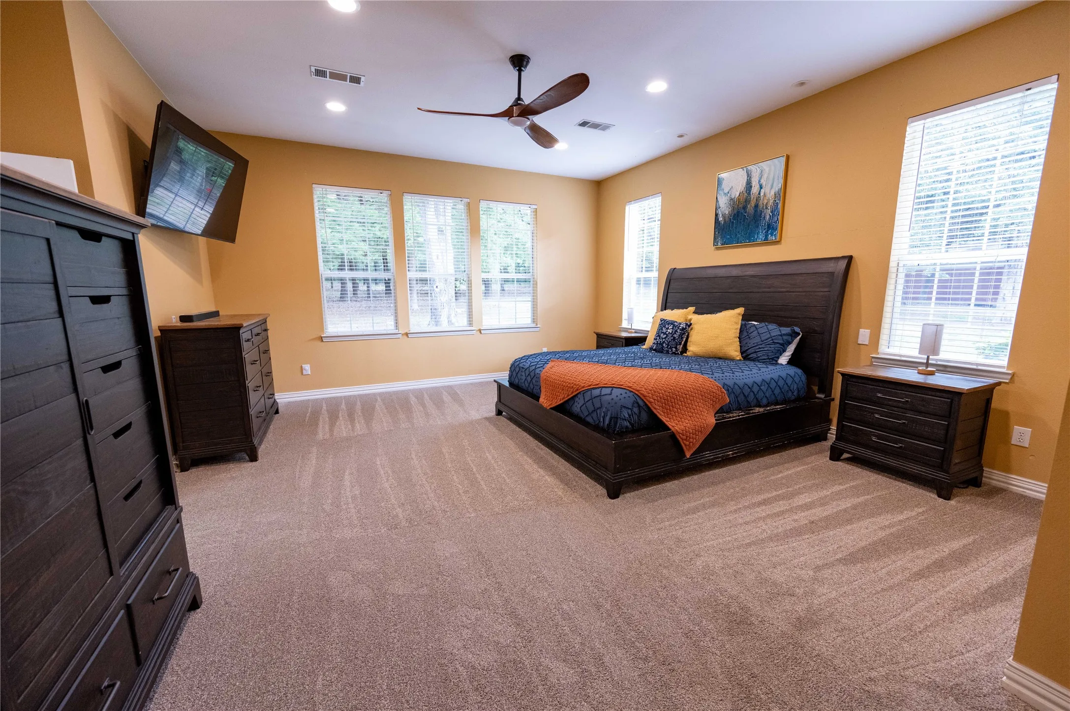 Single Family Residence For Sale in Cooke County , 735 Sleepy Hollow Lane, Valley View, Texas 76272, 4 Bedroom, 4 Bathroom, 2 Garage spaces, 3,441 Sqft, built in 2002, mls#21246095, Real Estate Agent in Valley View, Homes For Sale in Cooke county, Homes For Sale in Valley View, Realtor in Valley View Texas, Real Estate Brokerage Independent Realty Texas, Luminita Cordes Realtor