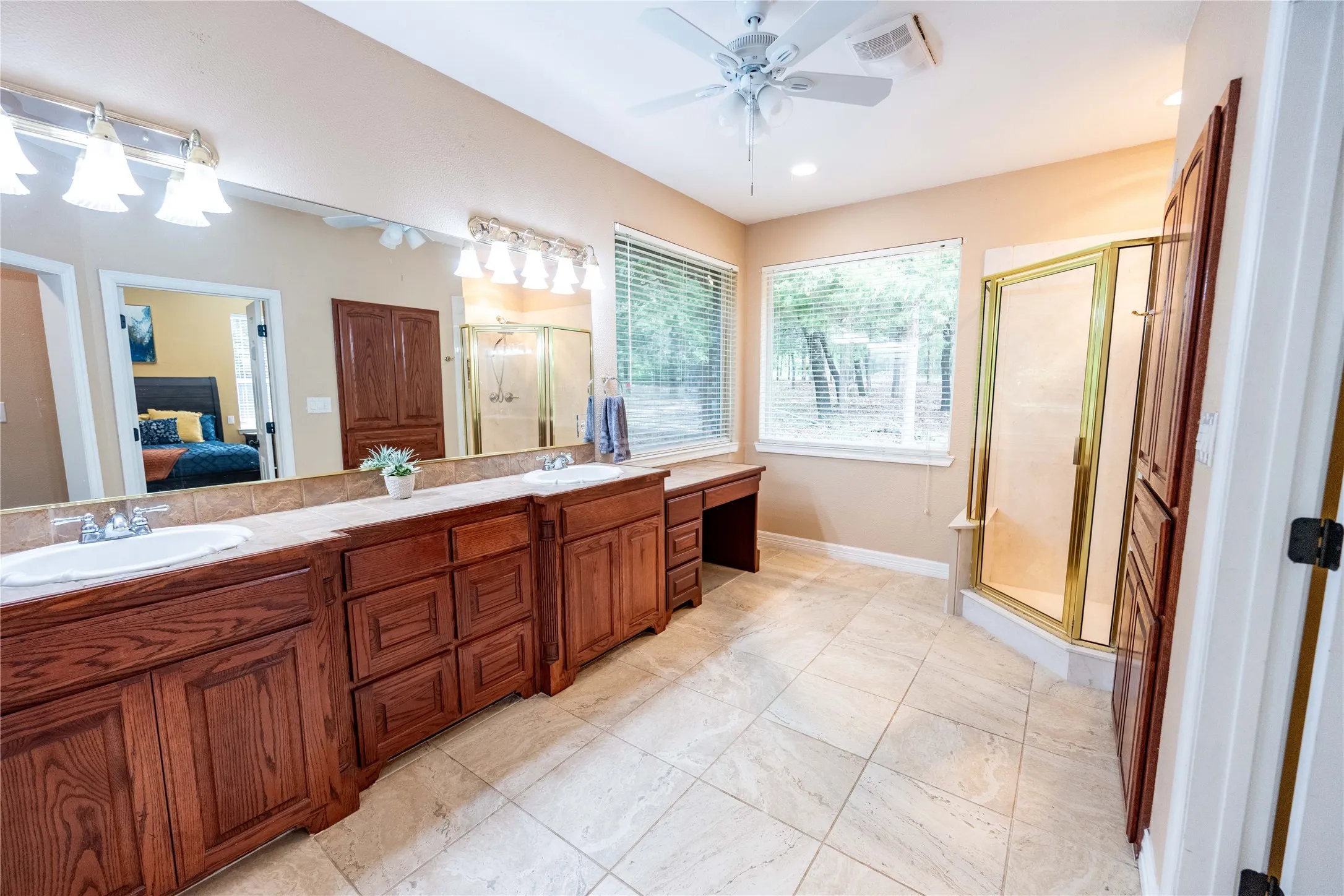 Single Family Residence For Sale in Cooke County , 735 Sleepy Hollow Lane, Valley View, Texas 76272, 4 Bedroom, 4 Bathroom, 2 Garage spaces, 3,441 Sqft, built in 2002, mls#21246095, Real Estate Agent in Valley View, Homes For Sale in Cooke county, Homes For Sale in Valley View, Realtor in Valley View Texas, Real Estate Brokerage Independent Realty Texas, Luminita Cordes Realtor
