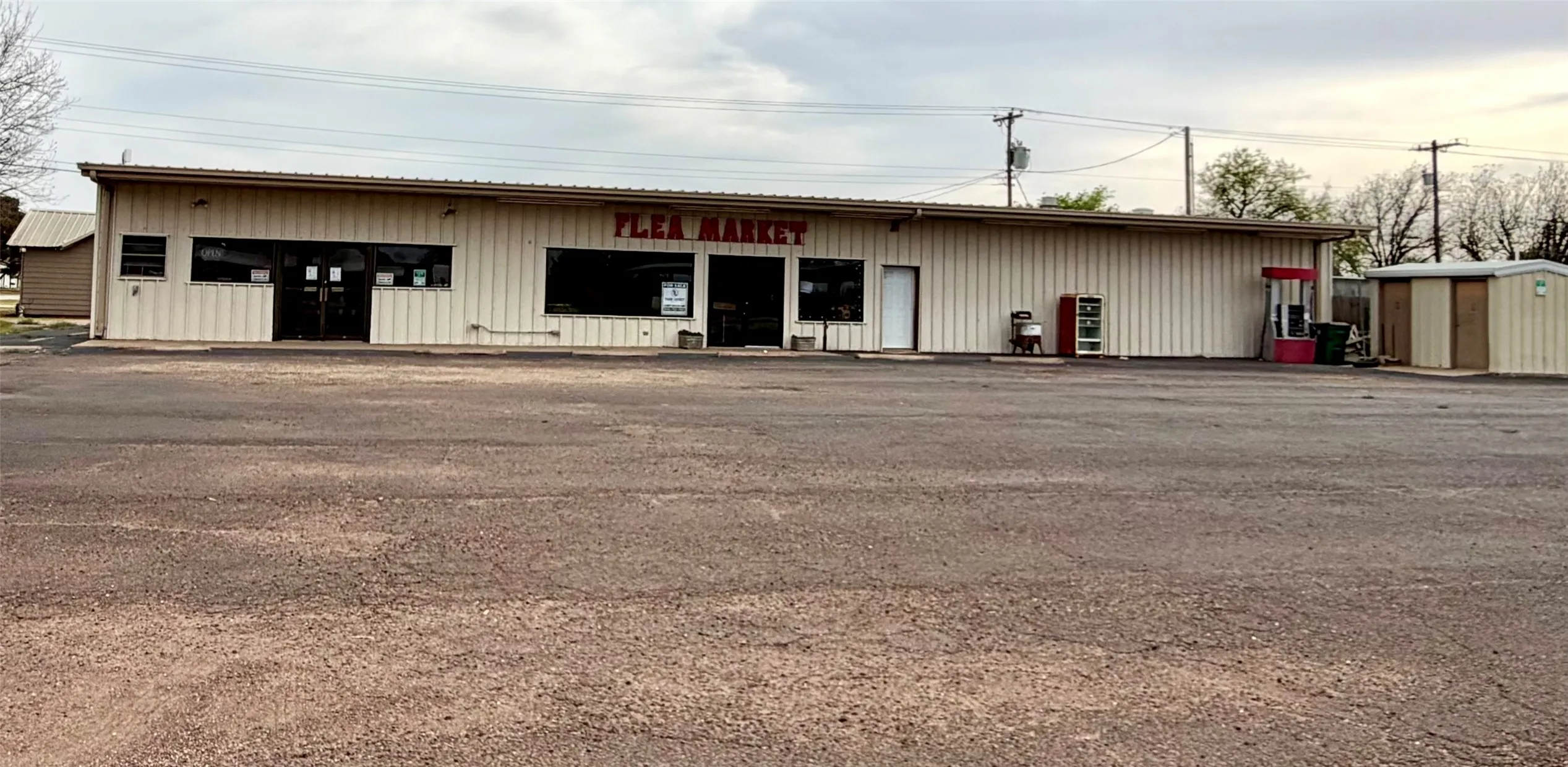 Industrial For Sale in Hardeman County , 501 11th Street, Quanah, Texas 79252, 0, 0, Garage spaces, 0 Sqft, built in 2005, Preowned, Price $250,000, mls#21225170, Real Estate Agent in Quanah, Homes For Sale in Hardeman county, Homes For Sale in Quanah, Realtor in Quanah Texas, Real Estate Brokerage Independent Realty Texas, Luminita Cordes Realtor