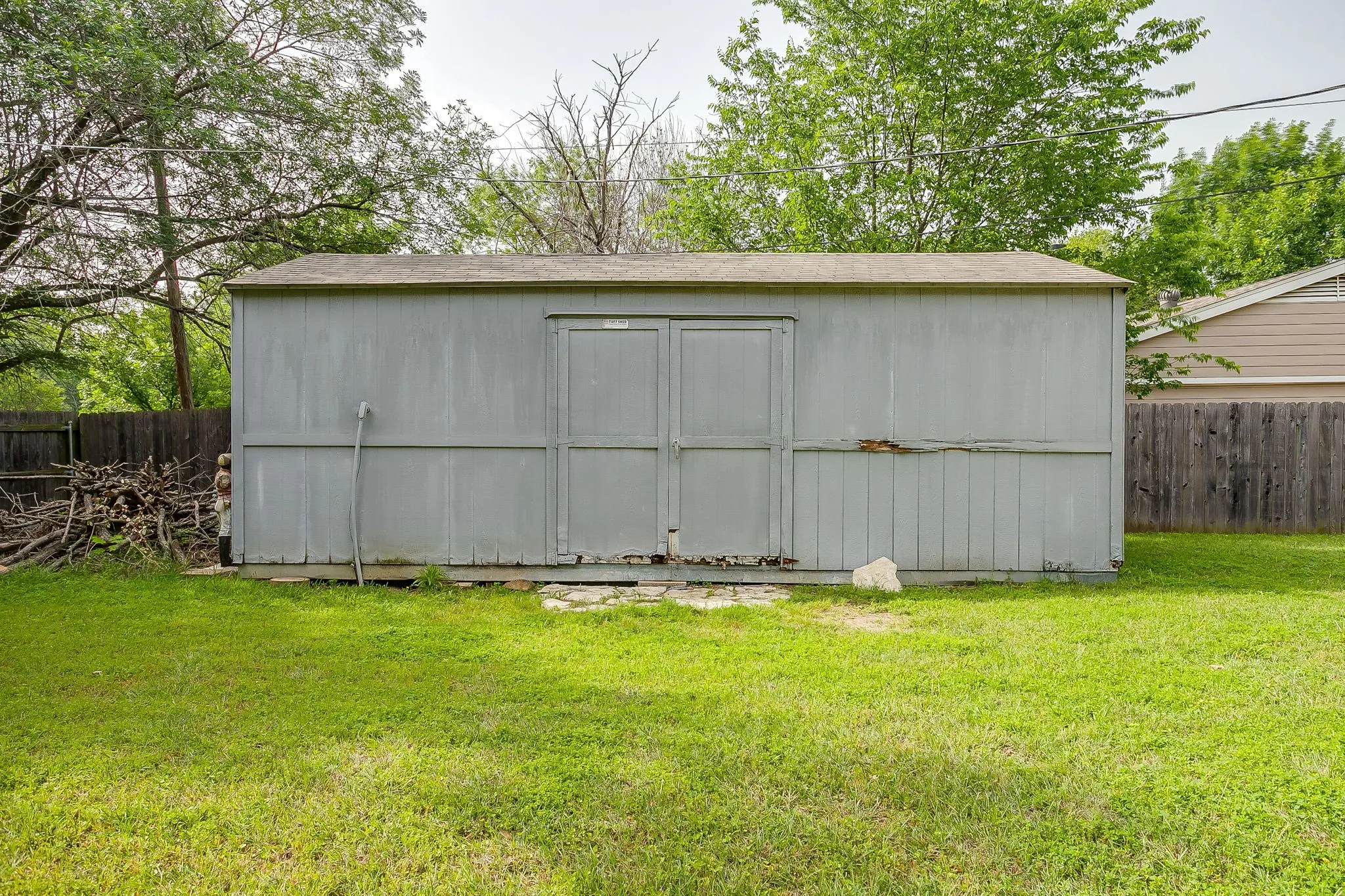 storage building with electric