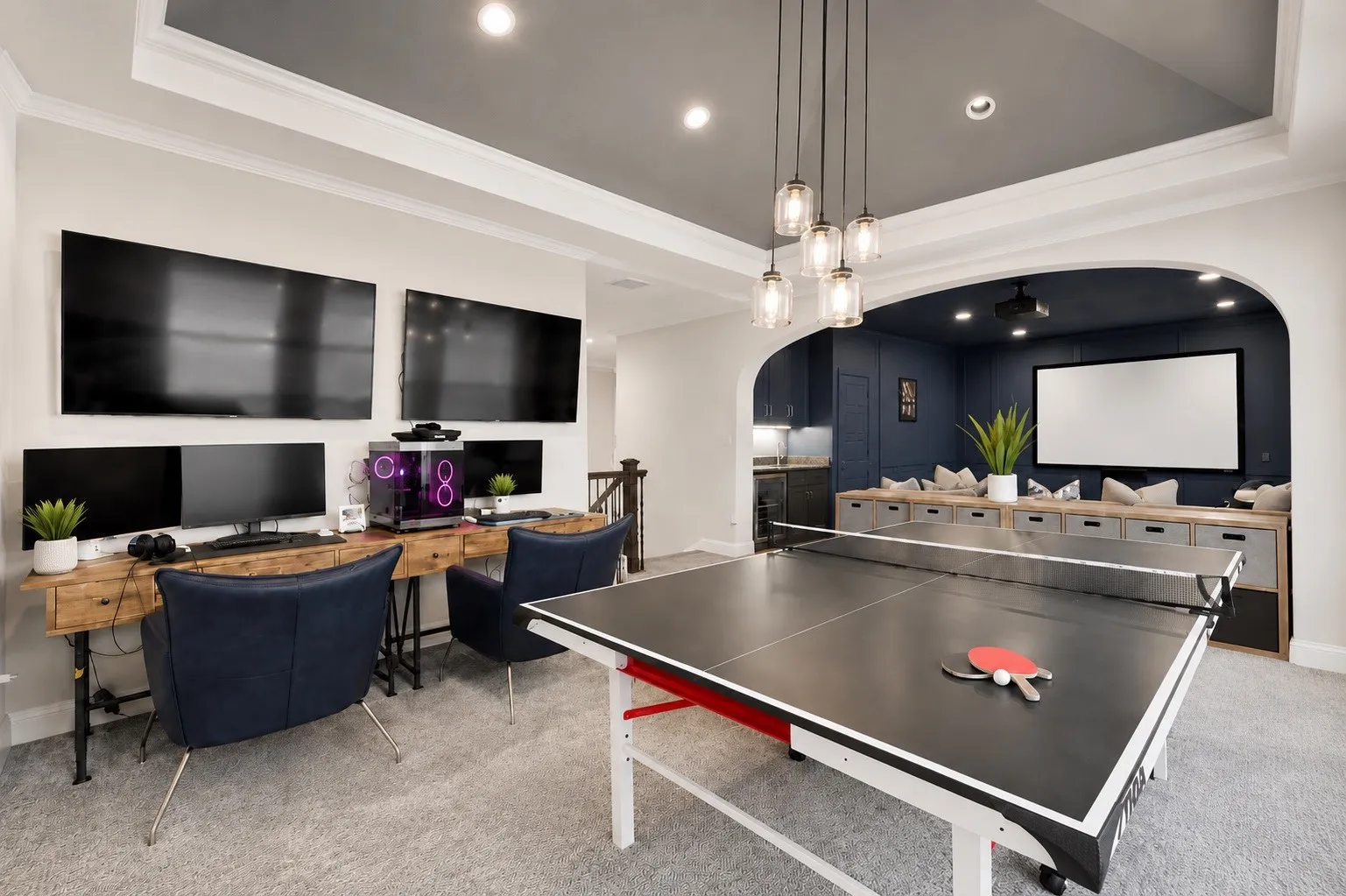Second-level entertainment space