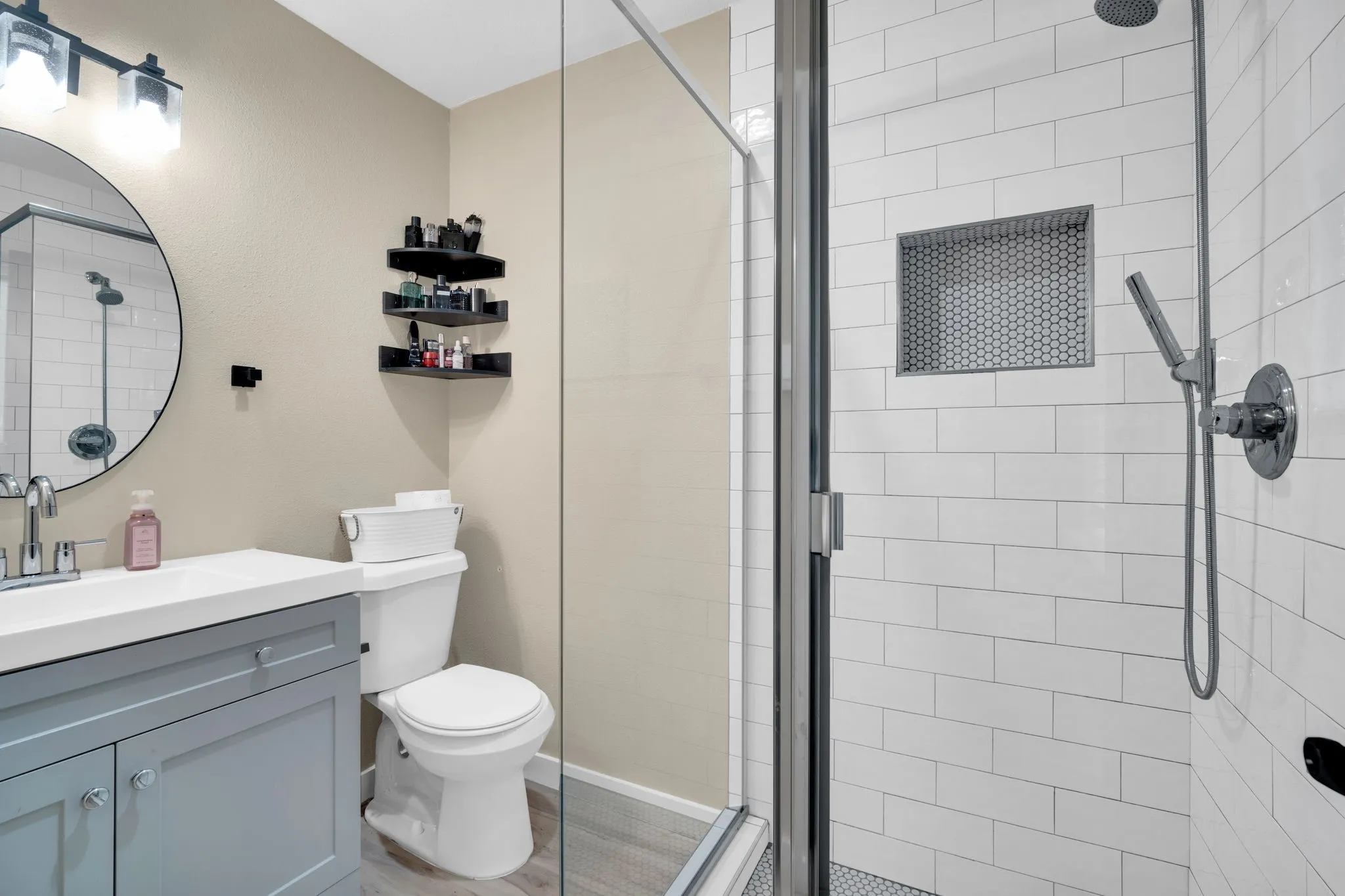 Single Family Residence For Sale in Ellis County , 1104 Williamsburg Drive, Ennis, Texas 75119, 4 Bedroom, 2 Bathroom, 2 Garage spaces, 1,665 Sqft, built in 1964, Preowned, mls#21250973, Real Estate Agent in Ennis, Homes For Sale in Ellis county, Homes For Sale in Ennis, Realtor in Ennis Texas, Real Estate Brokerage Independent Realty Texas, Luminita Cordes Realtor
