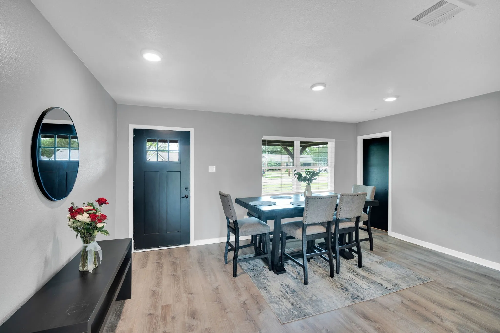 Single Family Residence For Sale in Ellis County , 1104 Williamsburg Drive, Ennis, Texas 75119, 4 Bedroom, 2 Bathroom, 2 Garage spaces, 1,665 Sqft, built in 1964, Preowned, mls#21250973, Real Estate Agent in Ennis, Homes For Sale in Ellis county, Homes For Sale in Ennis, Realtor in Ennis Texas, Real Estate Brokerage Independent Realty Texas, Luminita Cordes Realtor