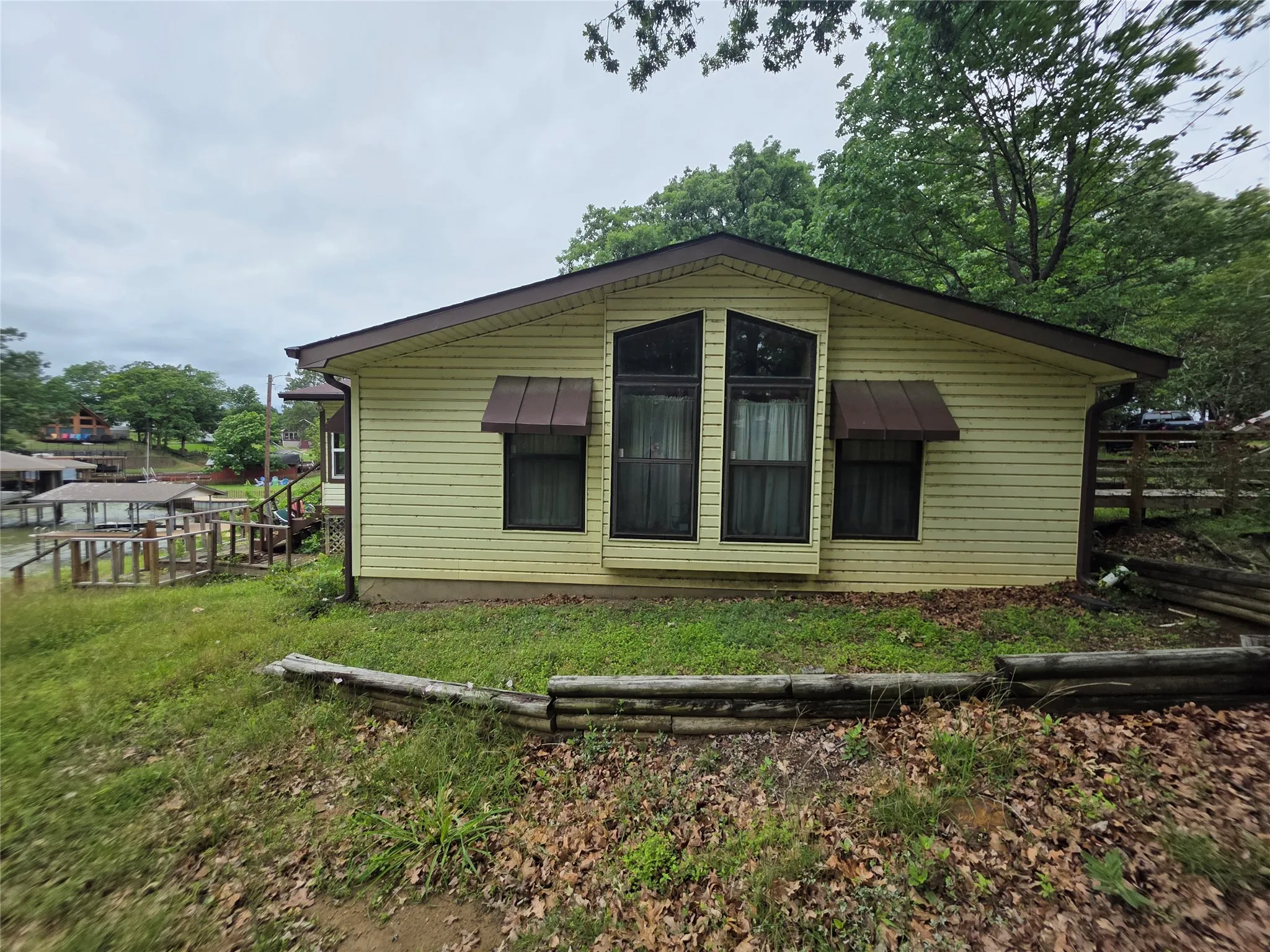 Single Family Residence For Sale in Henderson County , 100 Tangle Drive, Tool, Texas 75143, 3 Bedrooms, 2 Bathrooms, 1 Garage spaces, 1,456 Sqft, built in 1984, Price $359,900, mls#21252907, Real Estate Agent in Tool, Homes For Sale in Henderson county, Homes For Sale in Tool, Realtor in Tool Texas, Real Estate Brokerage Independent Realty Texas, Luminita Cordes Realtor
