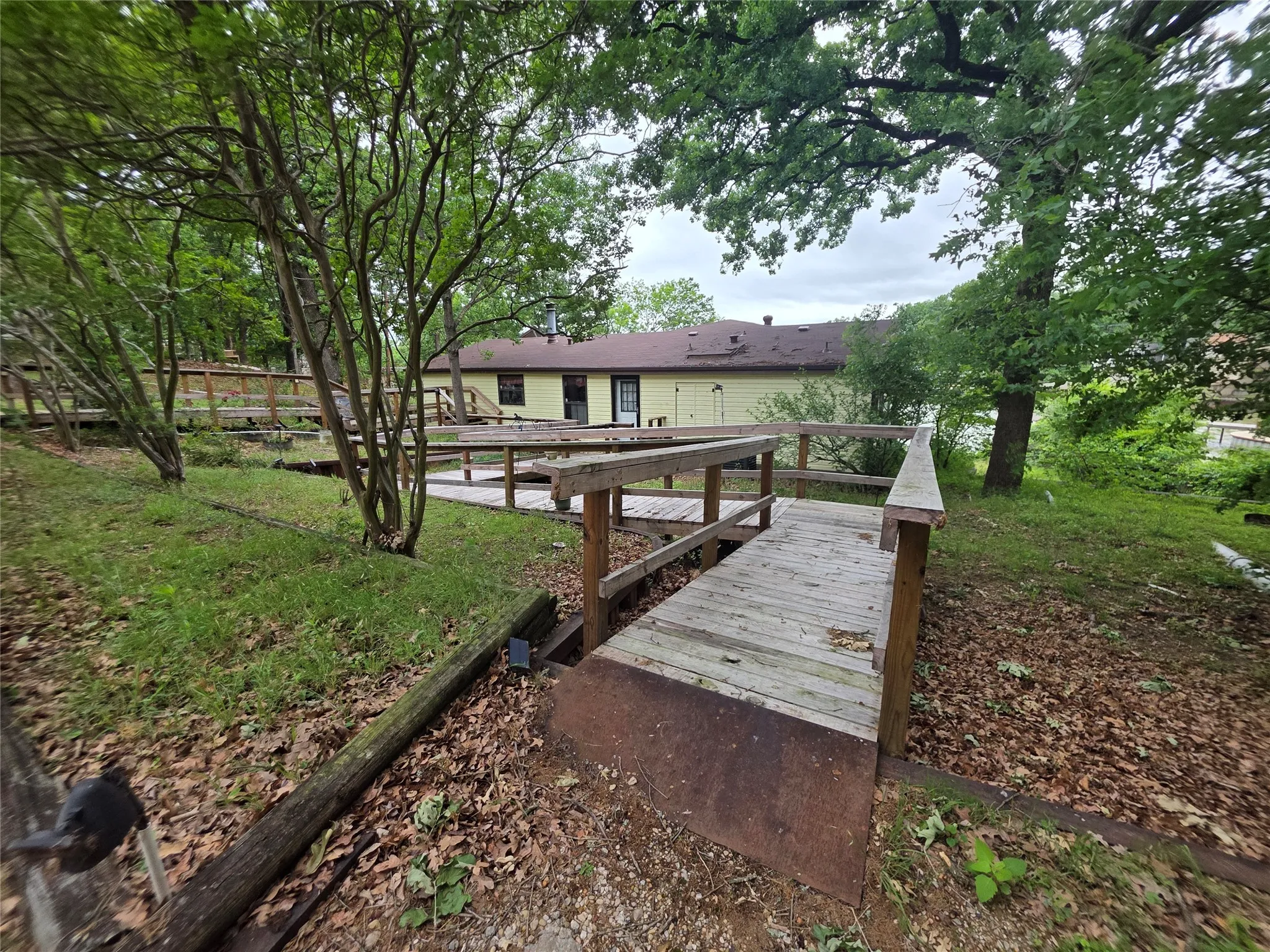 Single Family Residence For Sale in Henderson County , 100 Tangle Drive, Tool, Texas 75143, 3 Bedrooms, 2 Bathrooms, 1 Garage spaces, 1,456 Sqft, built in 1984, Price $359,900, mls#21252907, Real Estate Agent in Tool, Homes For Sale in Henderson county, Homes For Sale in Tool, Realtor in Tool Texas, Real Estate Brokerage Independent Realty Texas, Luminita Cordes Realtor