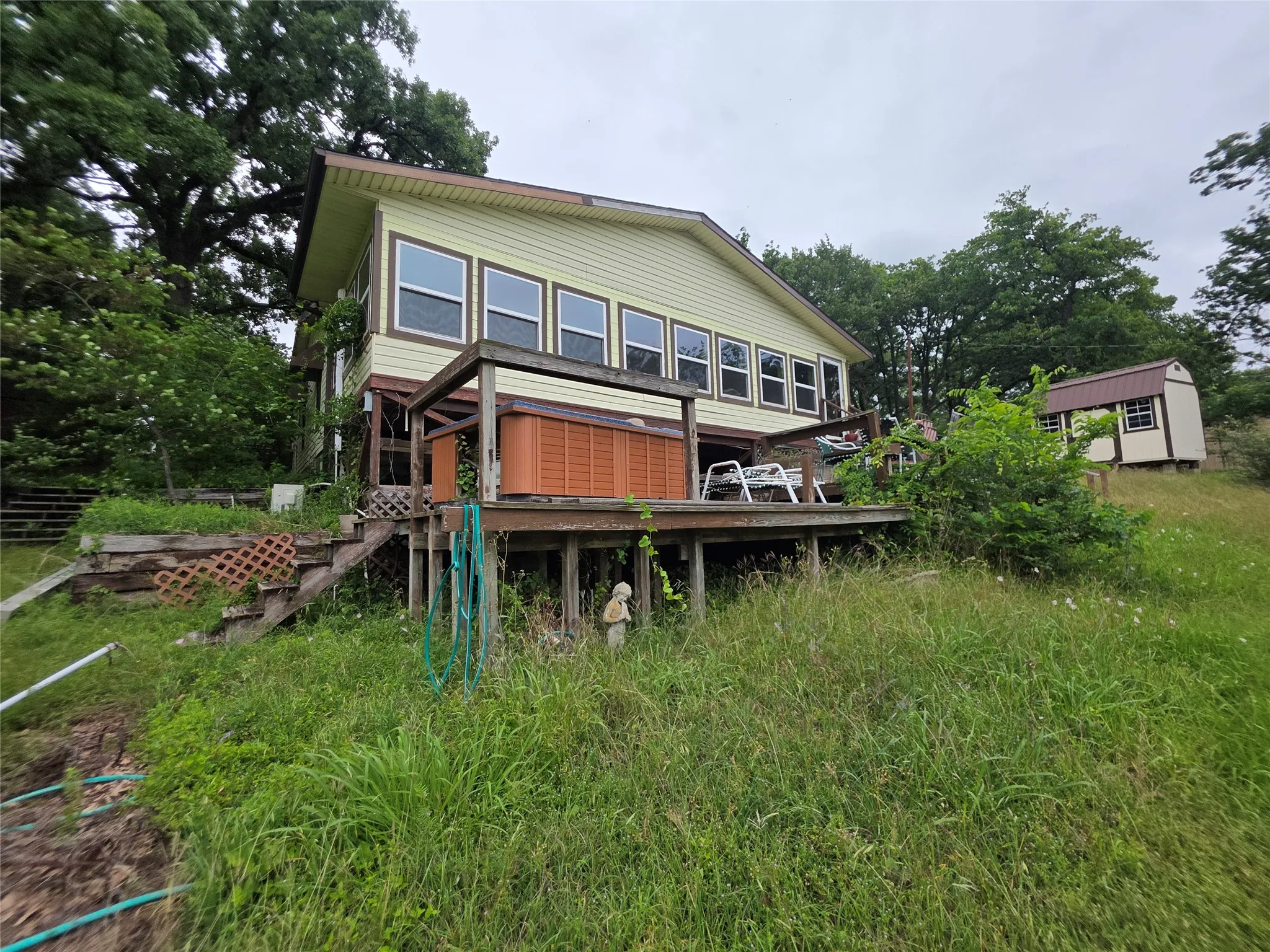 Single Family Residence For Sale in Henderson County , 100 Tangle Drive, Tool, Texas 75143, 3 Bedrooms, 2 Bathrooms, 1 Garage spaces, 1,456 Sqft, built in 1984, Price $359,900, mls#21252907, Real Estate Agent in Tool, Homes For Sale in Henderson county, Homes For Sale in Tool, Realtor in Tool Texas, Real Estate Brokerage Independent Realty Texas, Luminita Cordes Realtor