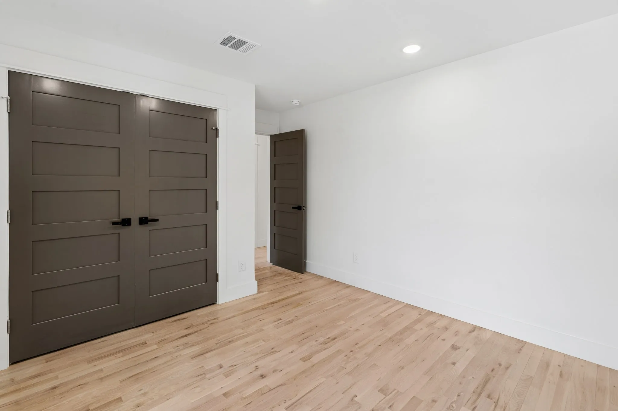 Additional bedroom.