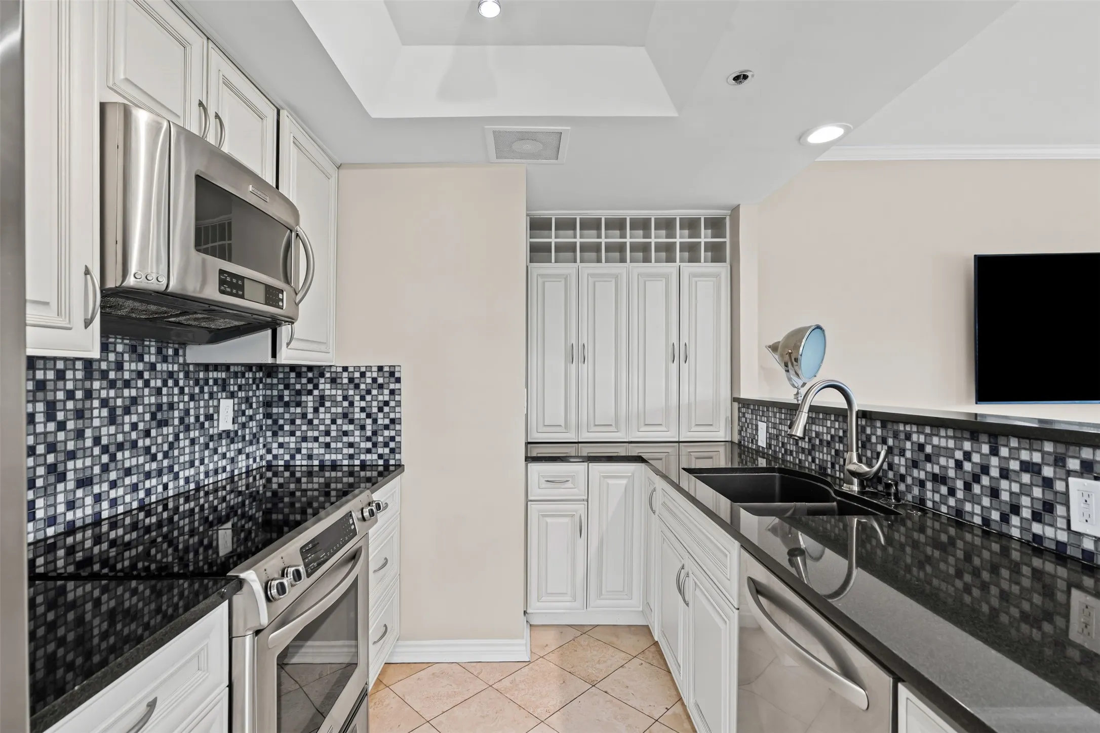 Condominium For Rent in Dallas County , 3030 Mckinney Avenue 306, Dallas, Texas 75204, 2 Bedroom, 2 Bathroom, 2 Garage spaces, 1,774 Sqft, built in 1981, Preowned, mls#21252041, Real Estate Agent in Dallas, Homes For Rent in Dallas county, Homes For Rent in Dallas, Realtor in Dallas Texas, Real Estate Brokerage Independent Realty Texas, Luminita Cordes Realtor